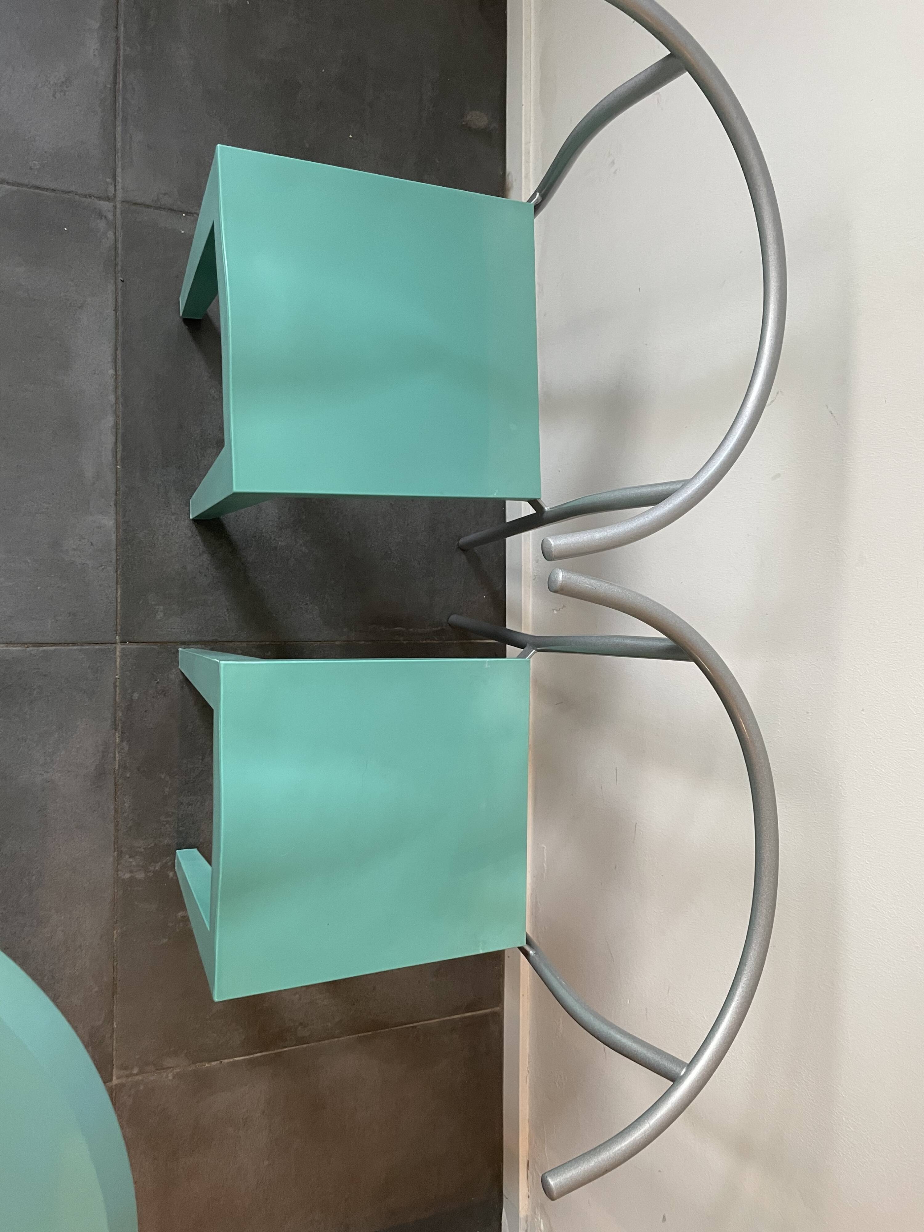 2 chaises dr glob de Philippe starck pour Kartell, 1980s