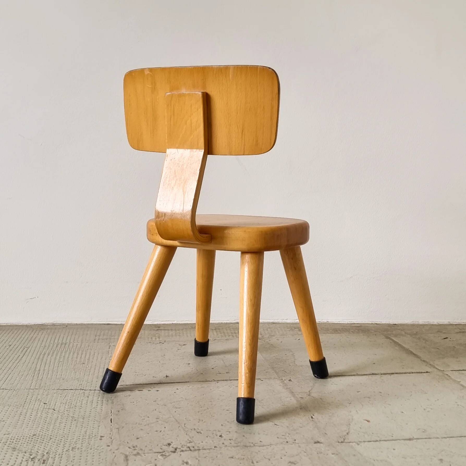 Schilte plywood school chair