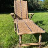 Braided wicker chaise longue, rattan and chestnut