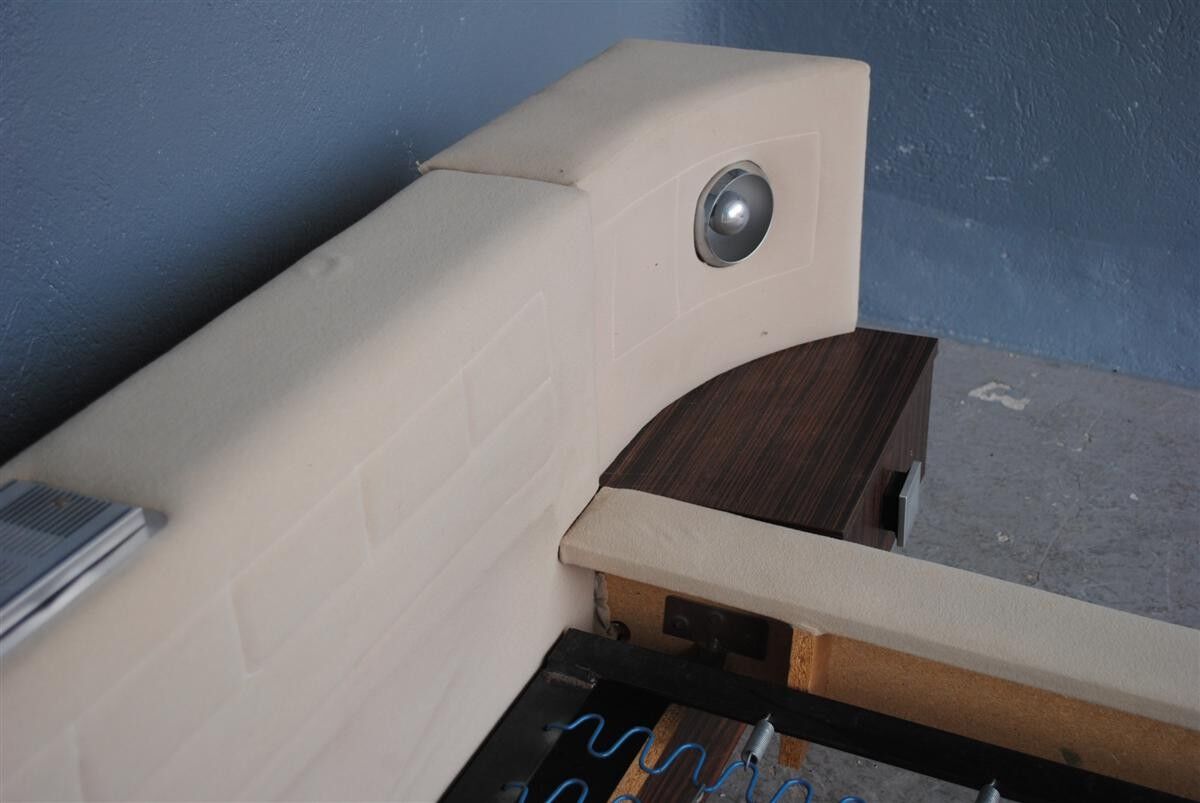 Reads 1970 vintage radio and integrated fabric appliques