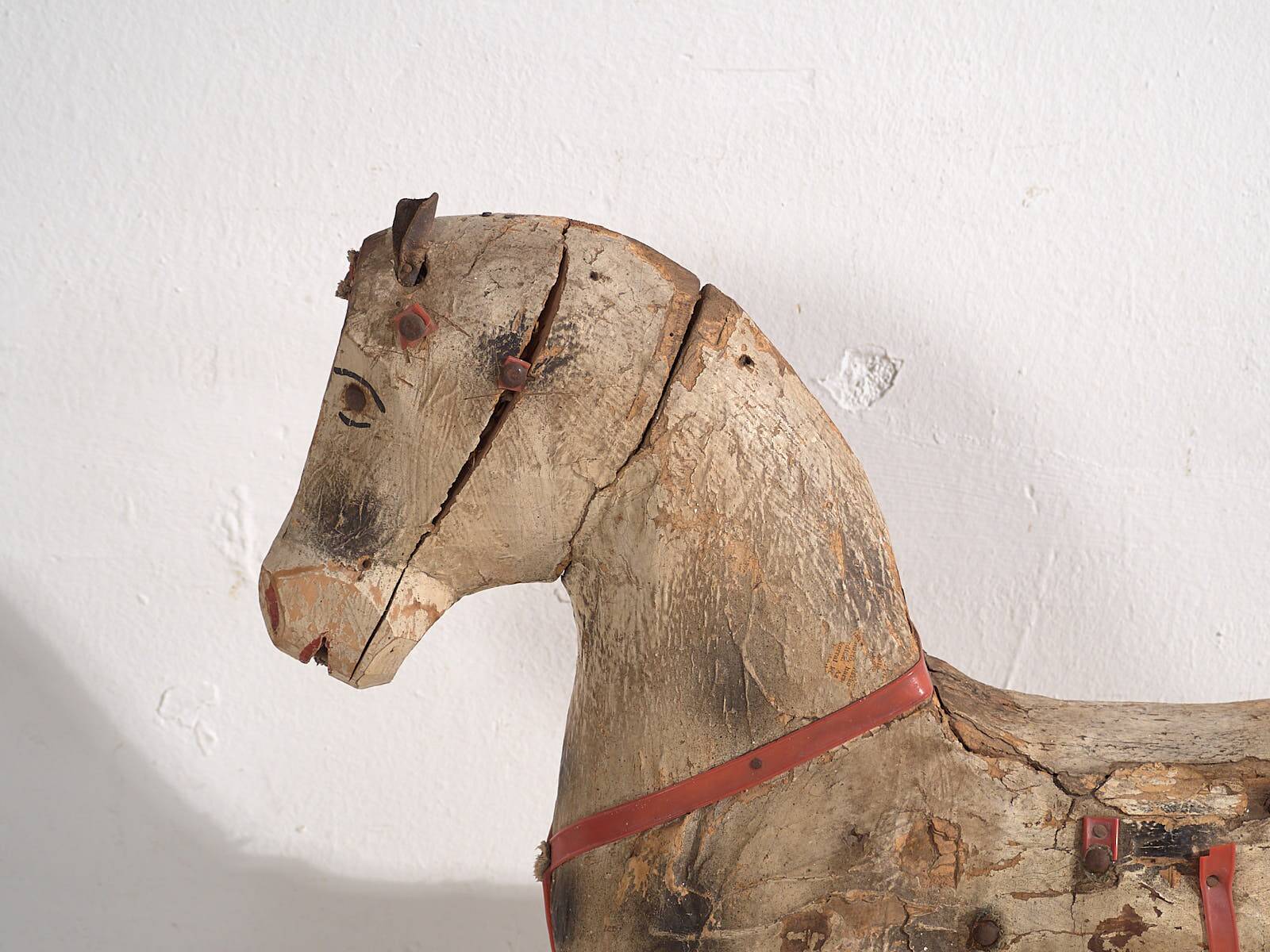 Cheval à bascule ancien (France, vers 1920)
