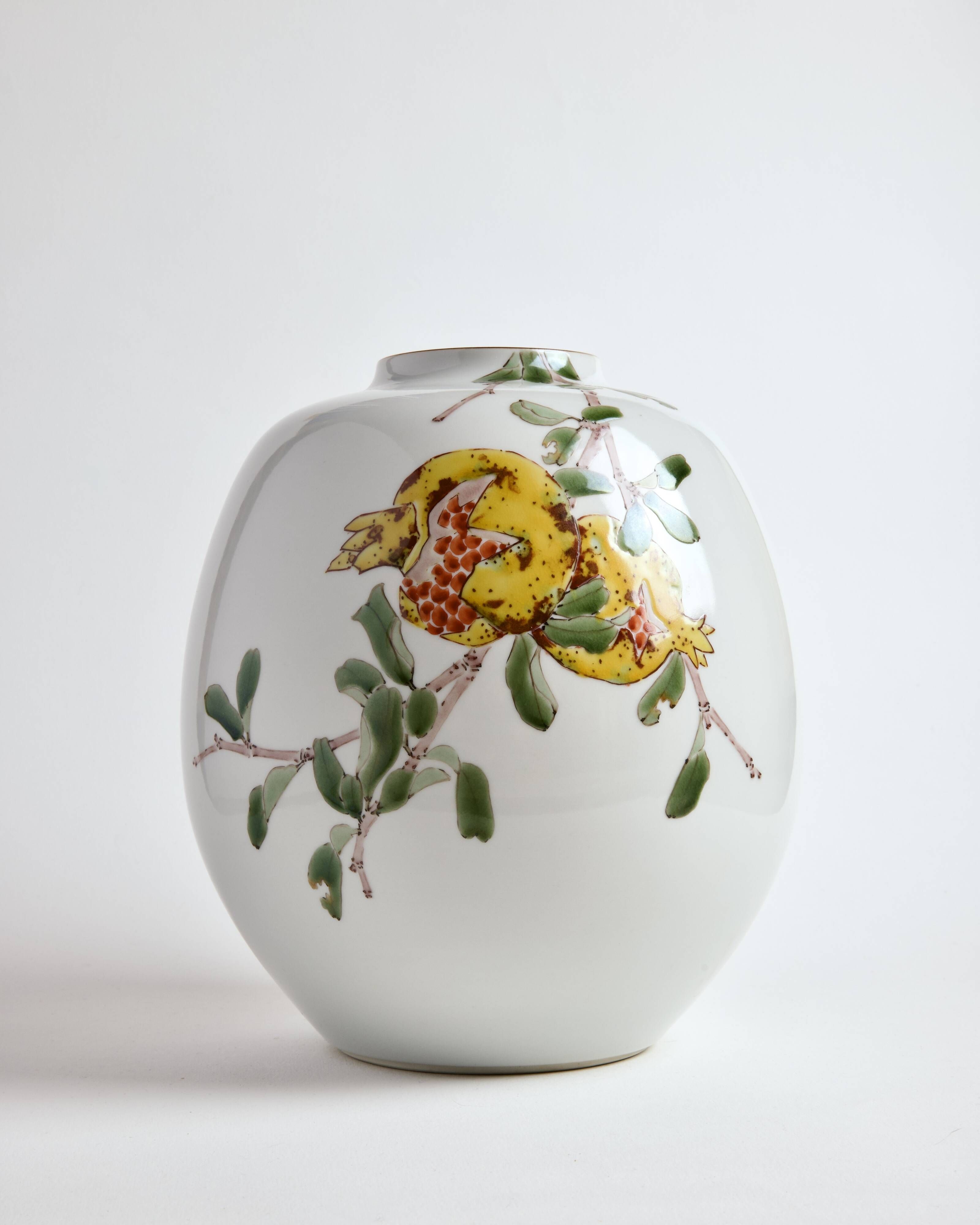 Porcelain vase by Yamada Yoshiaki.