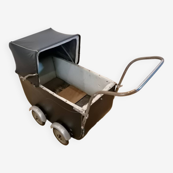 Vintage stroller from the 1930s-1940s