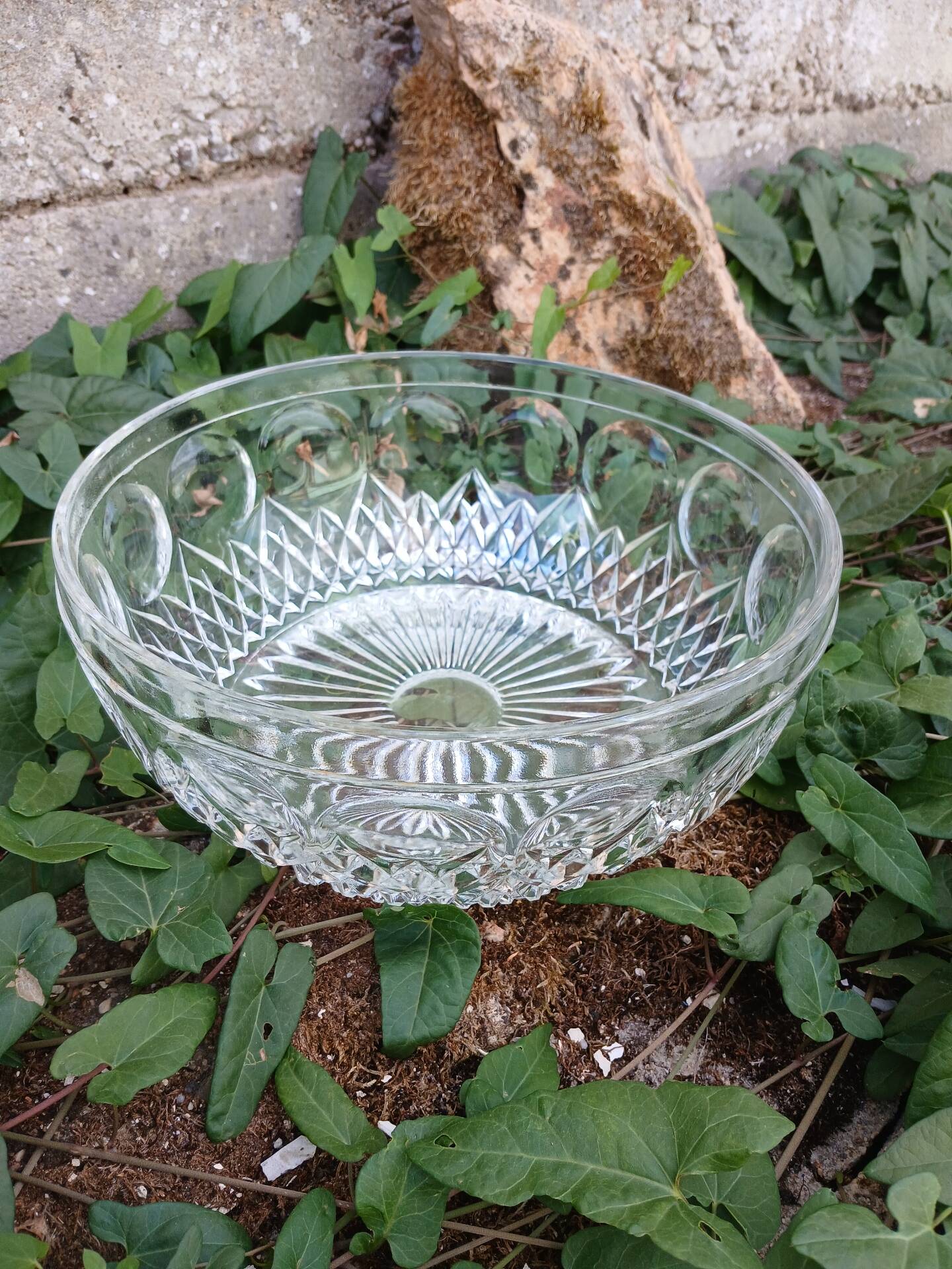 Saladier vintage en verre taillé 