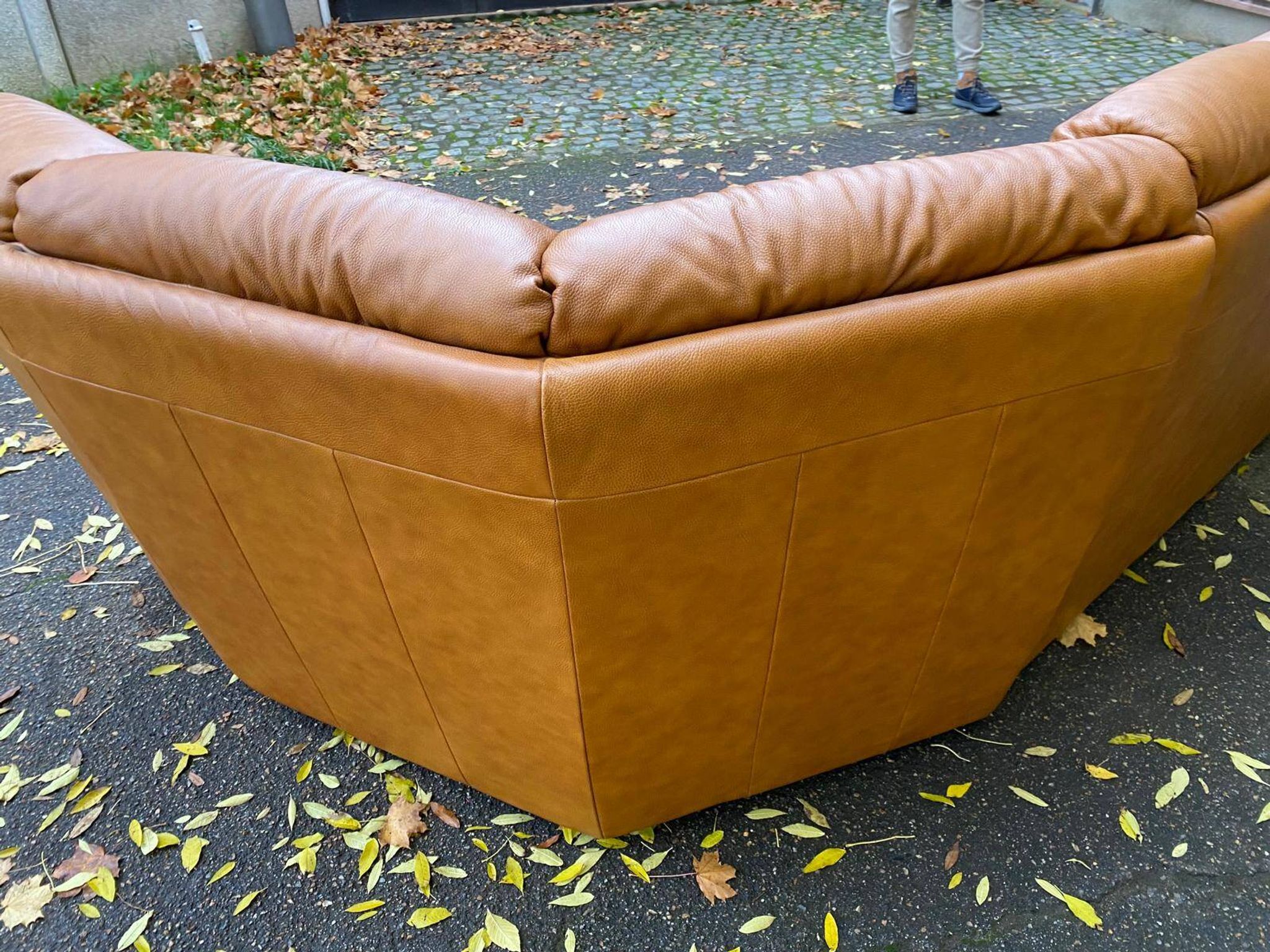 Grand canapé d'angle en cuir véritable marron cognac 6 places