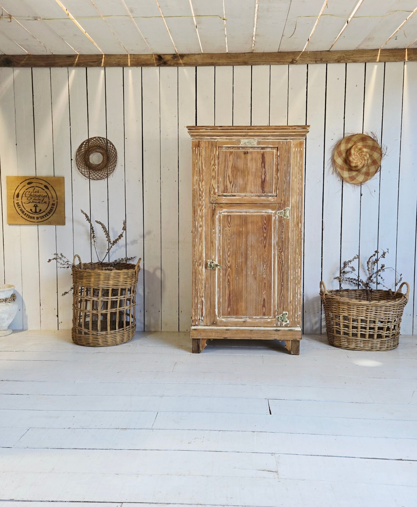 Vintage wooden glacier