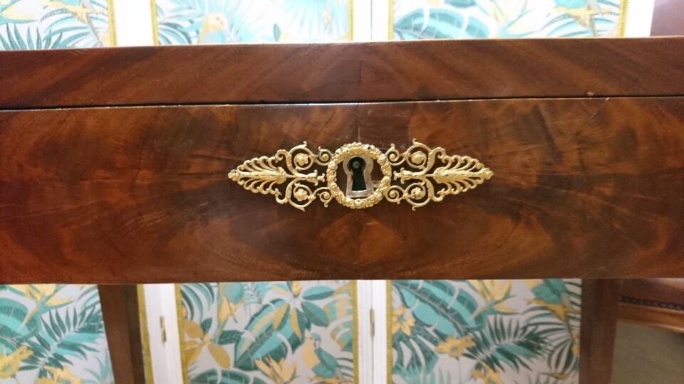 Man hairdresser Louis XVI in mahogany veneer 19th