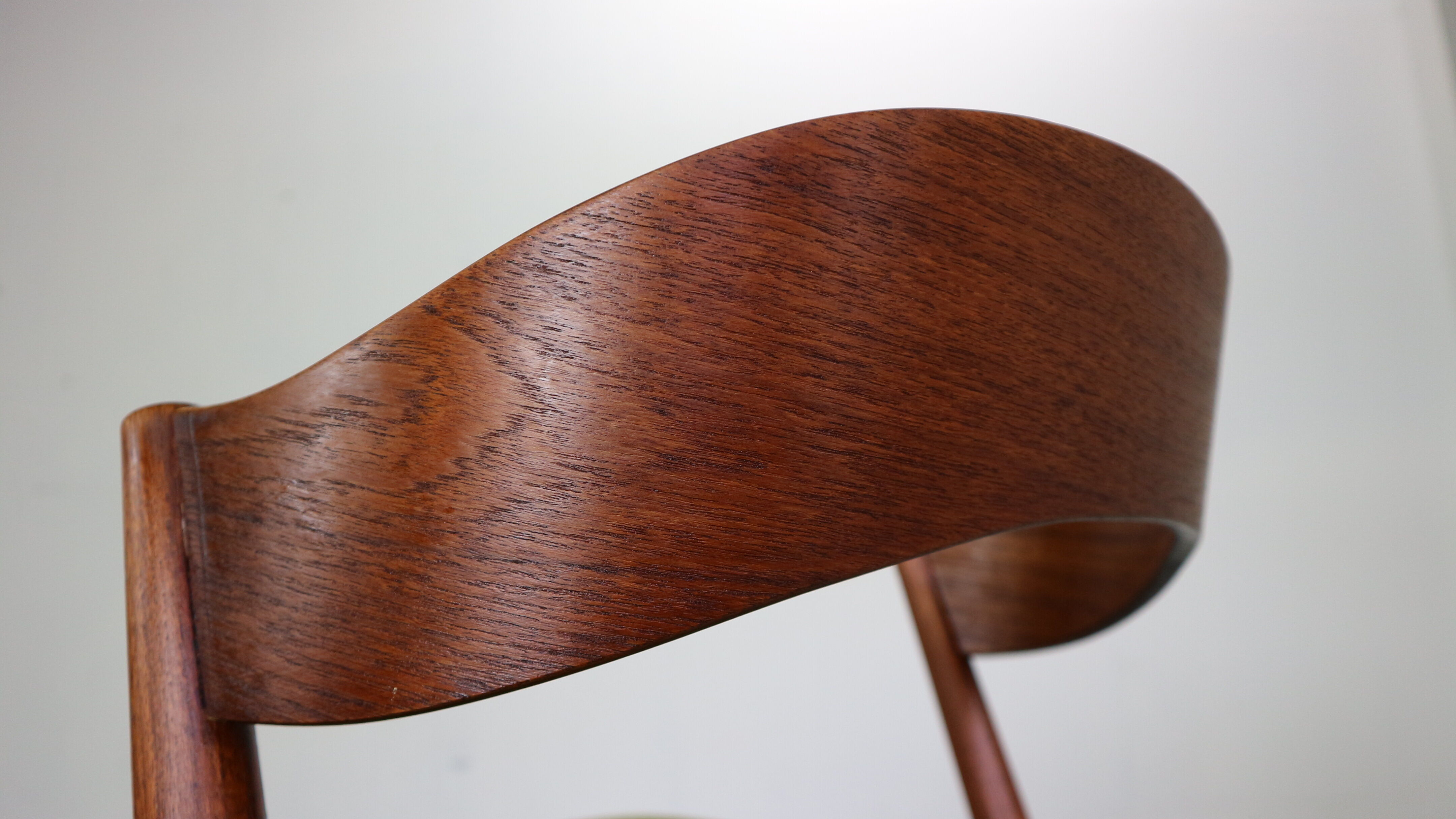 Mid- Century Set Of Two Organic Shape Teak Dinning Room Chairs, 1960 Denmark