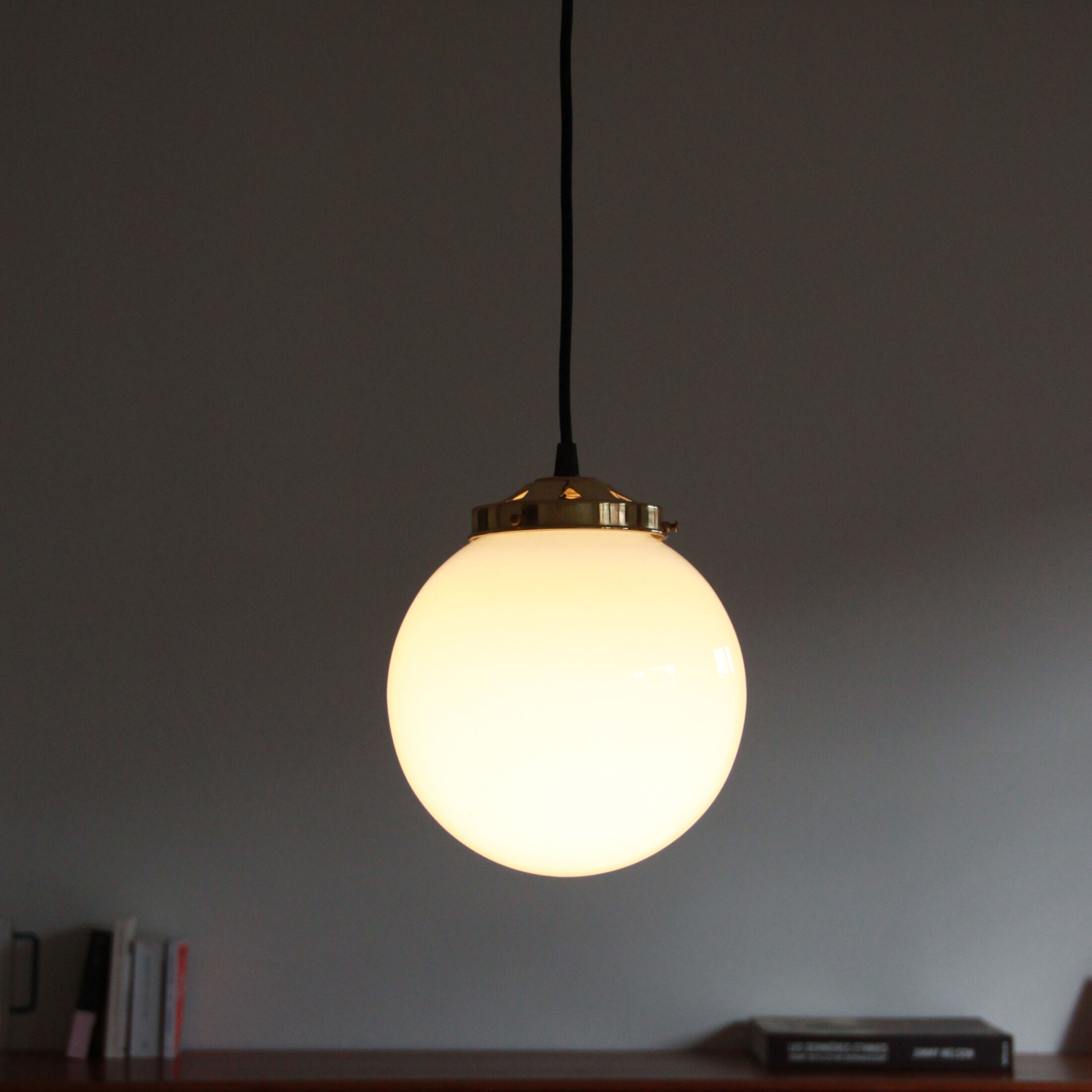 Suspension globe old ball lampshade opaline glass white vintage luminaire school 1950