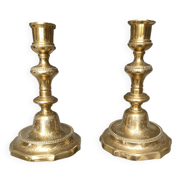 Duo de bougeoirs de boudoir - Art-Déco années 20 - Laiton ciselé, doré - France