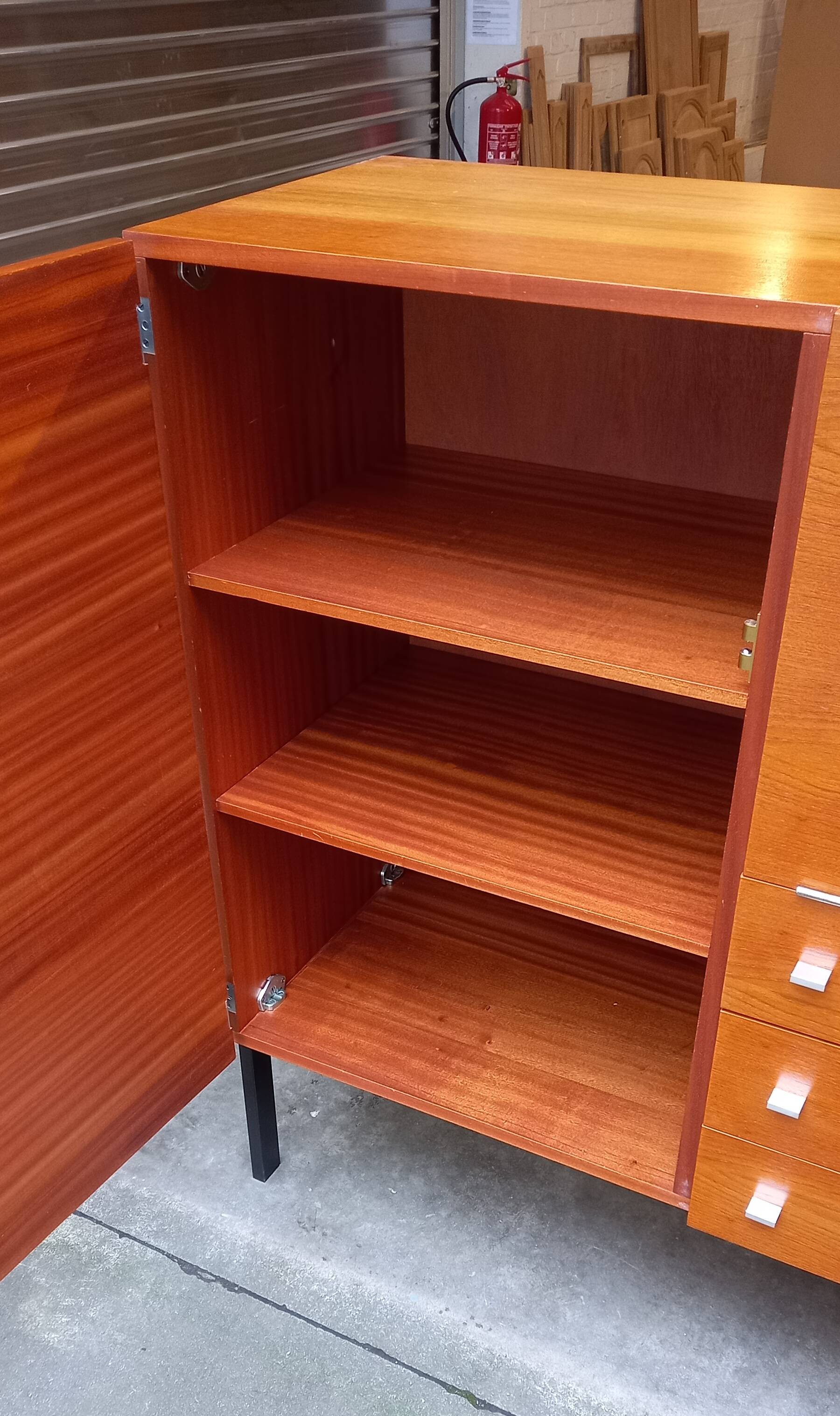 Sideboard Pierre Guariche Meurop model 1293 in Teak