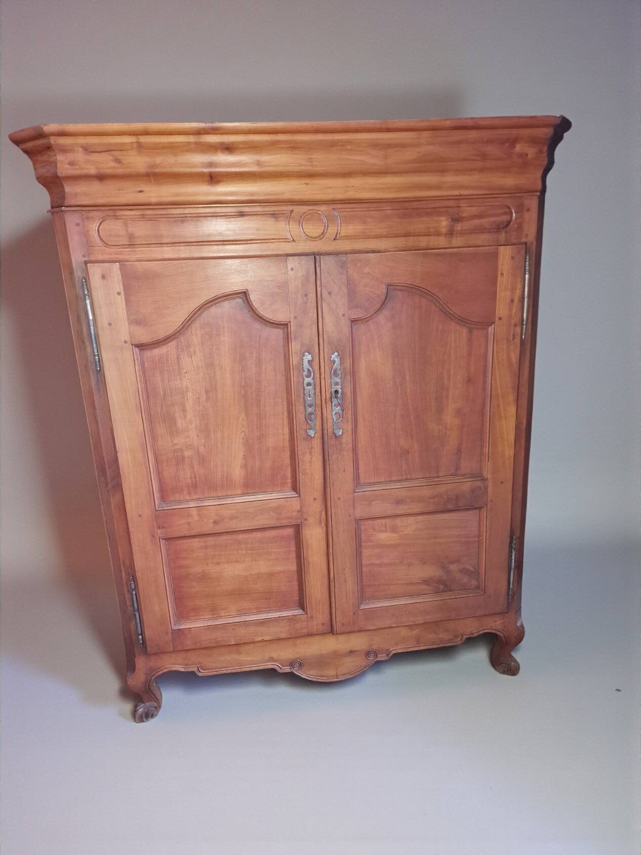 Cherrywood bassette with caramel patina