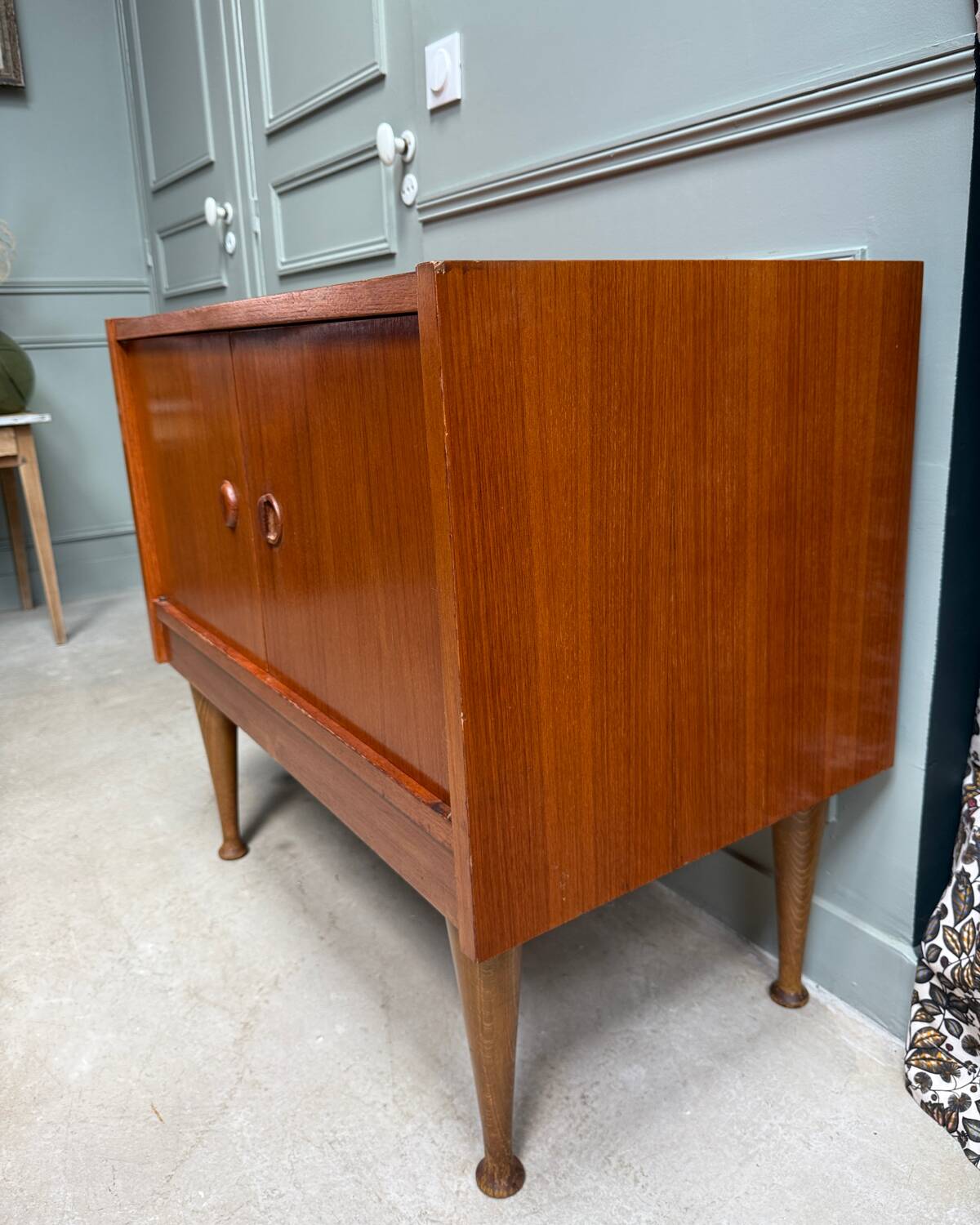 Petit buffet scandinave en teck