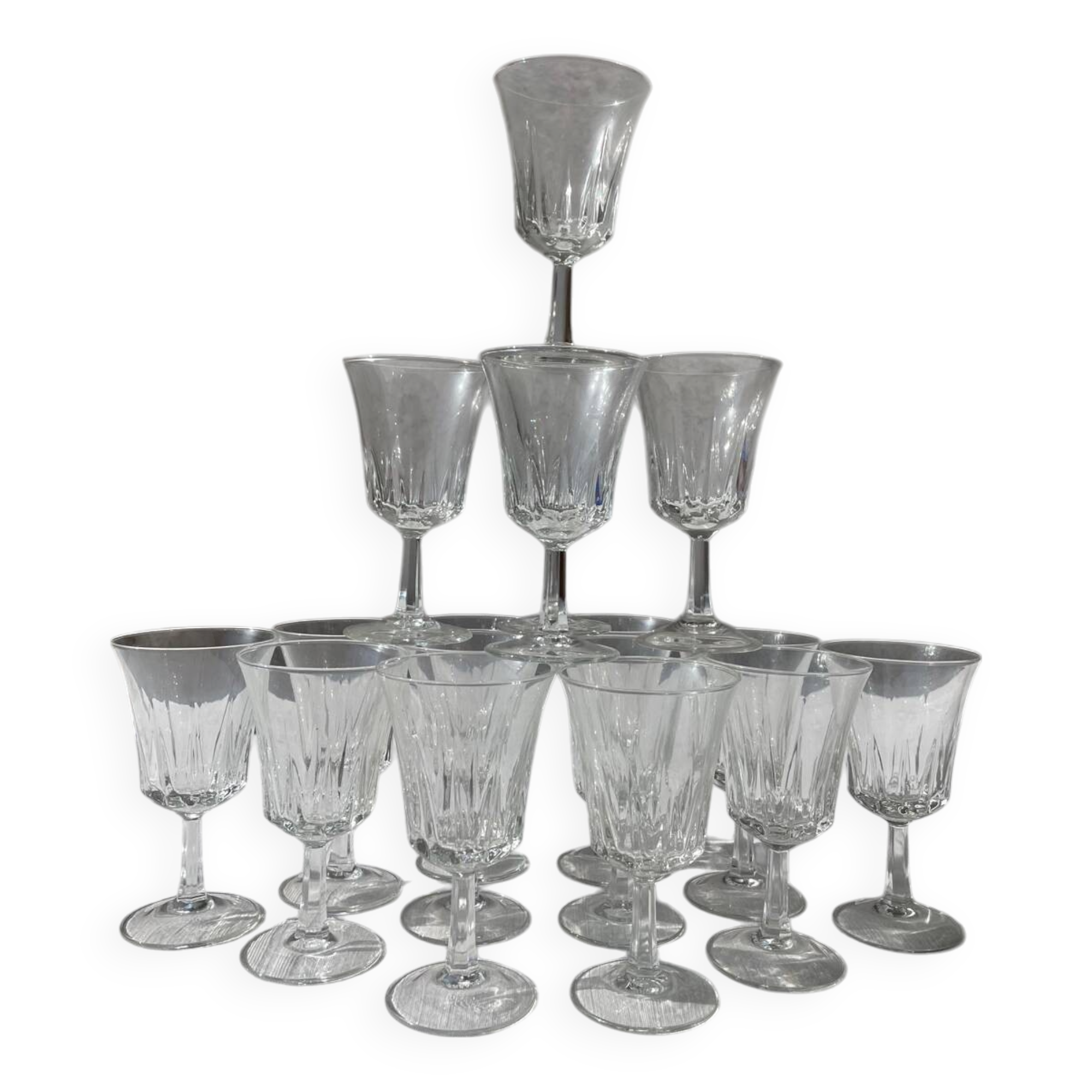 Set of 17 stemmed wine glasses