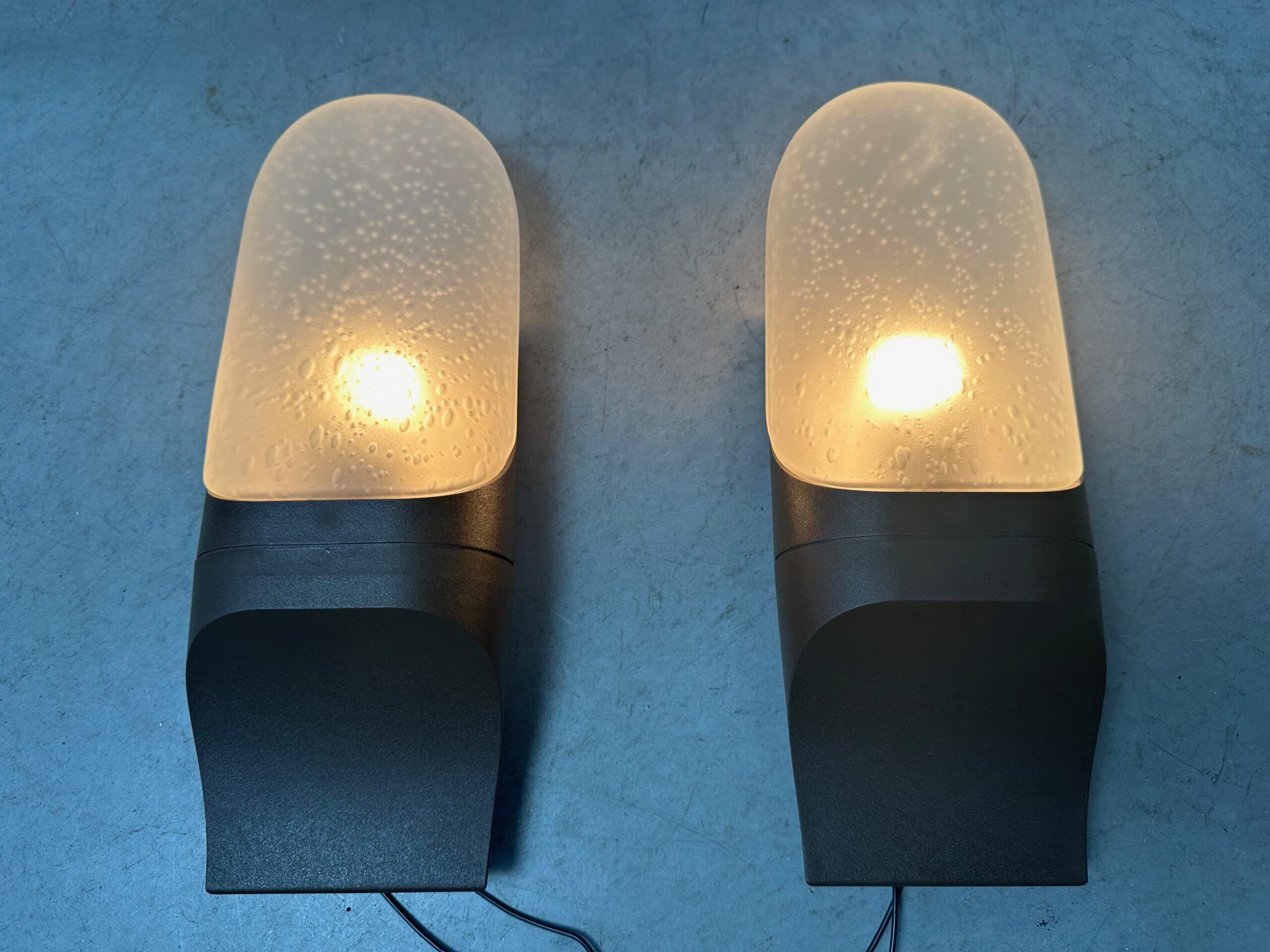 2x vintage 'frosted glass' wall lamp – Hans Popp