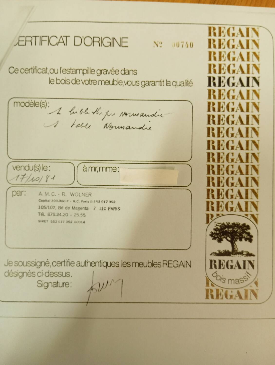 Maison Regain round/oval table in Elm