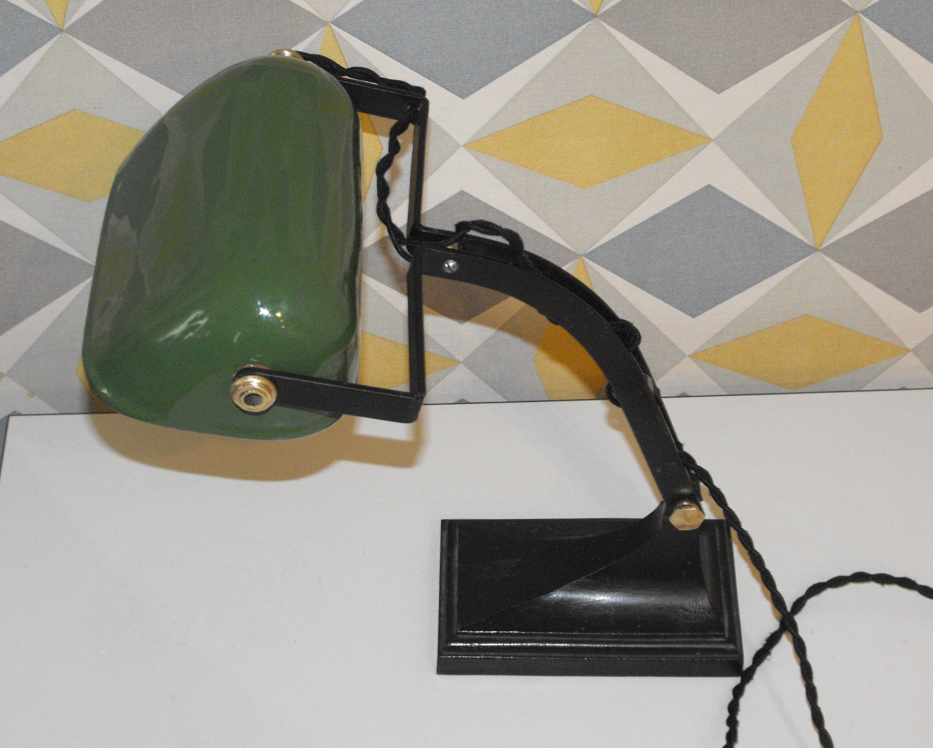 Desk lamp called "Notary"
