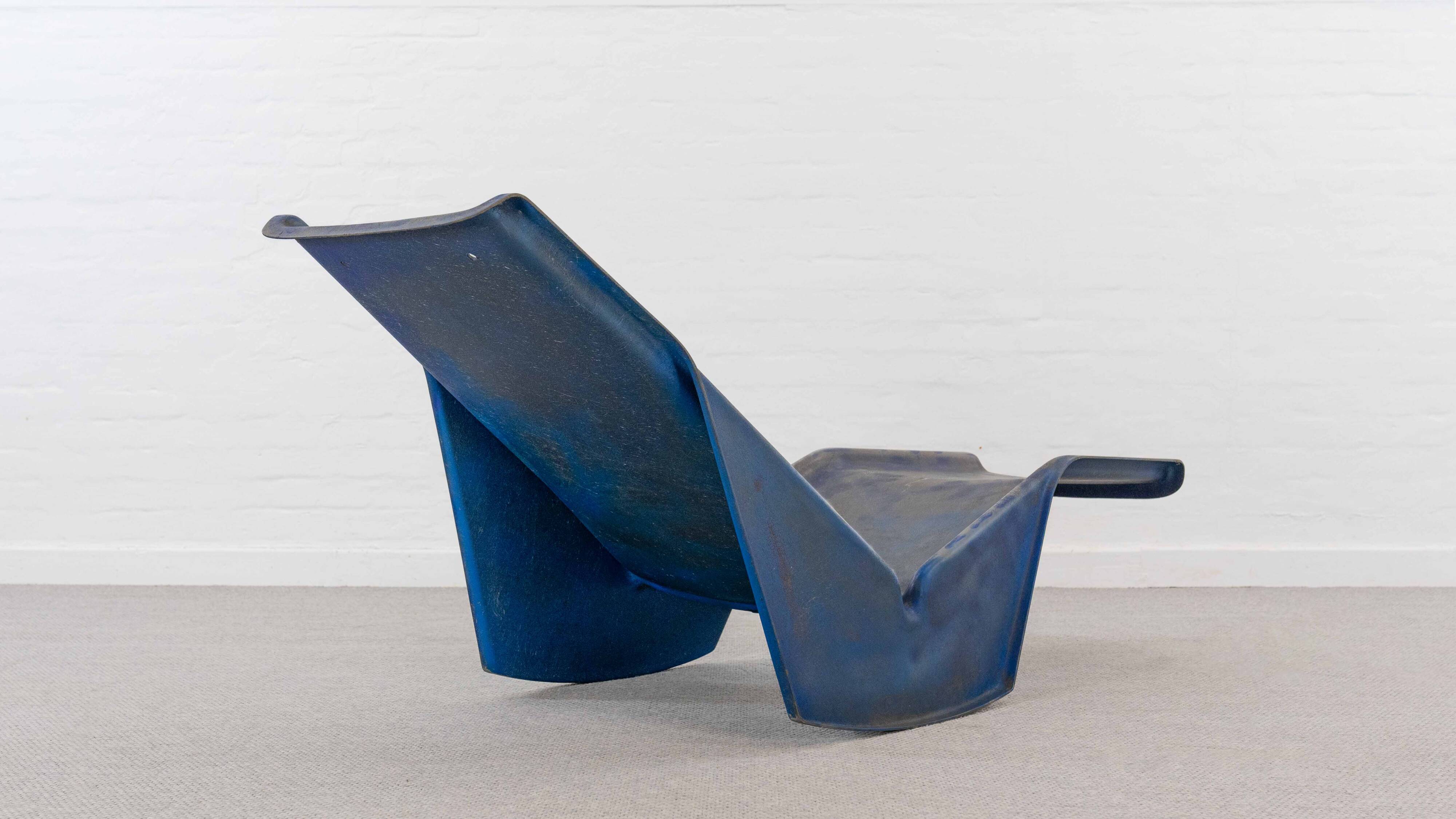 Model “serpentina”, designed in 1976 by burkhard vogtherr for rosenthal einrichtungen.