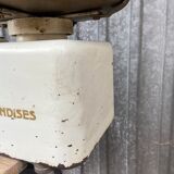 large grocer's scale Old Duchesne Vintage 1950