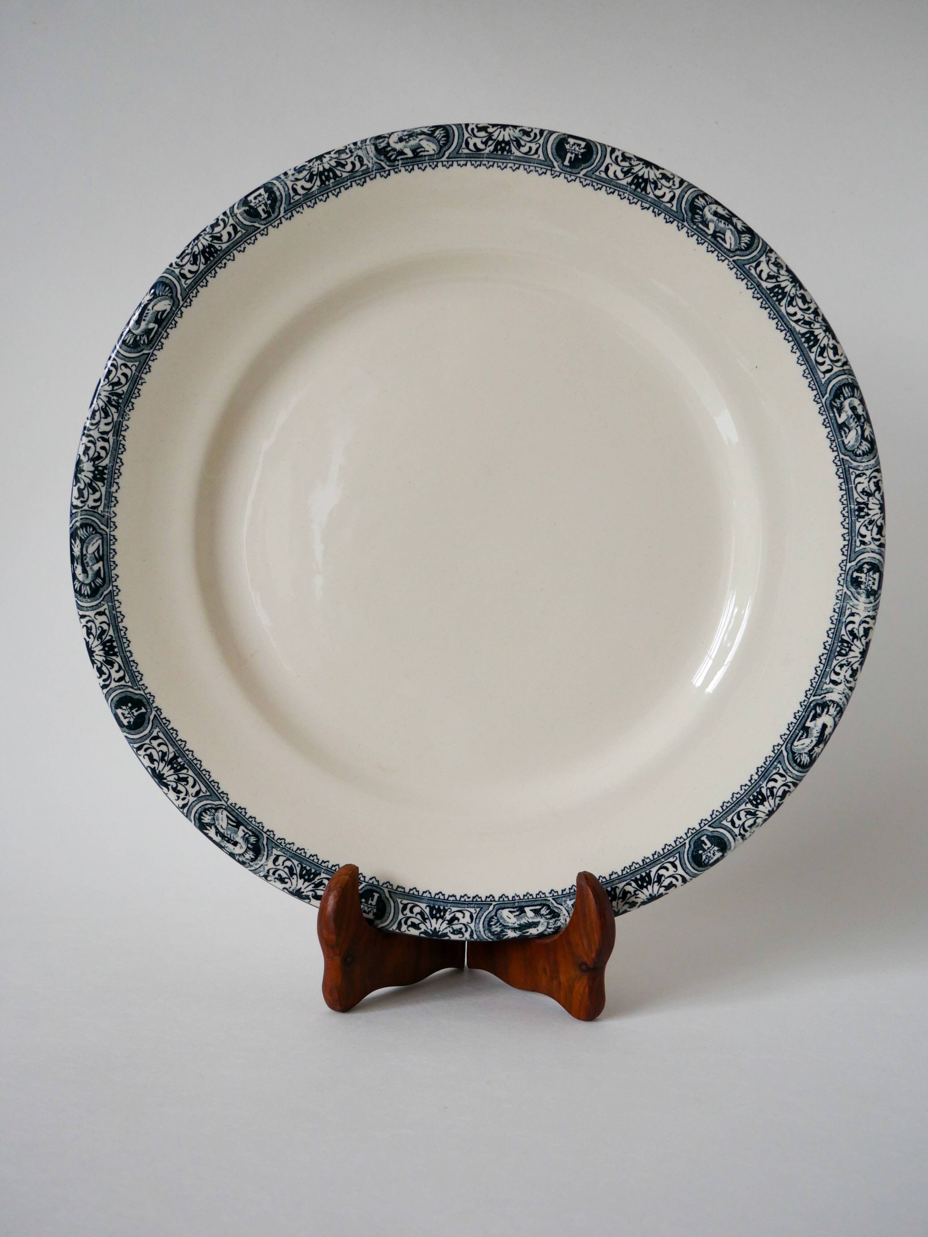 Large round dish in terre de fer salins model françois 1st 19th century