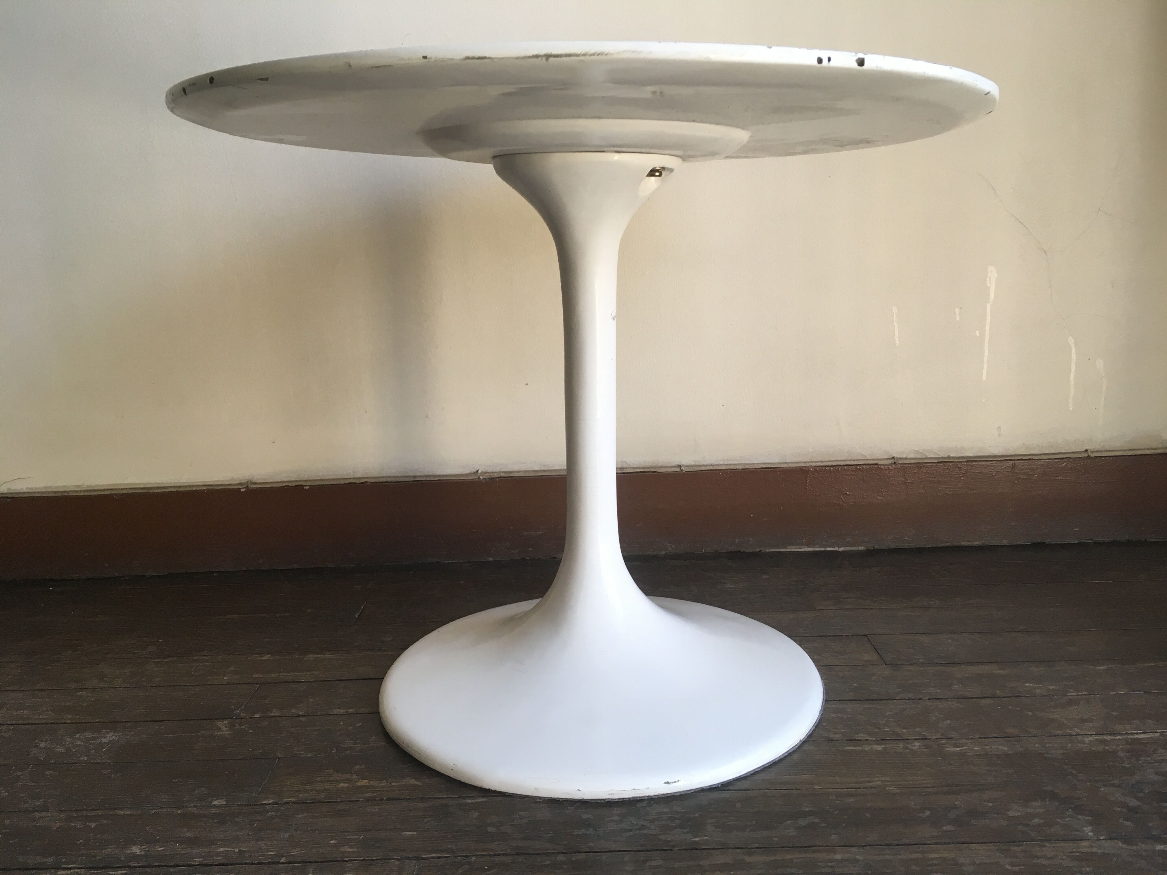Tulip foot side table 1970