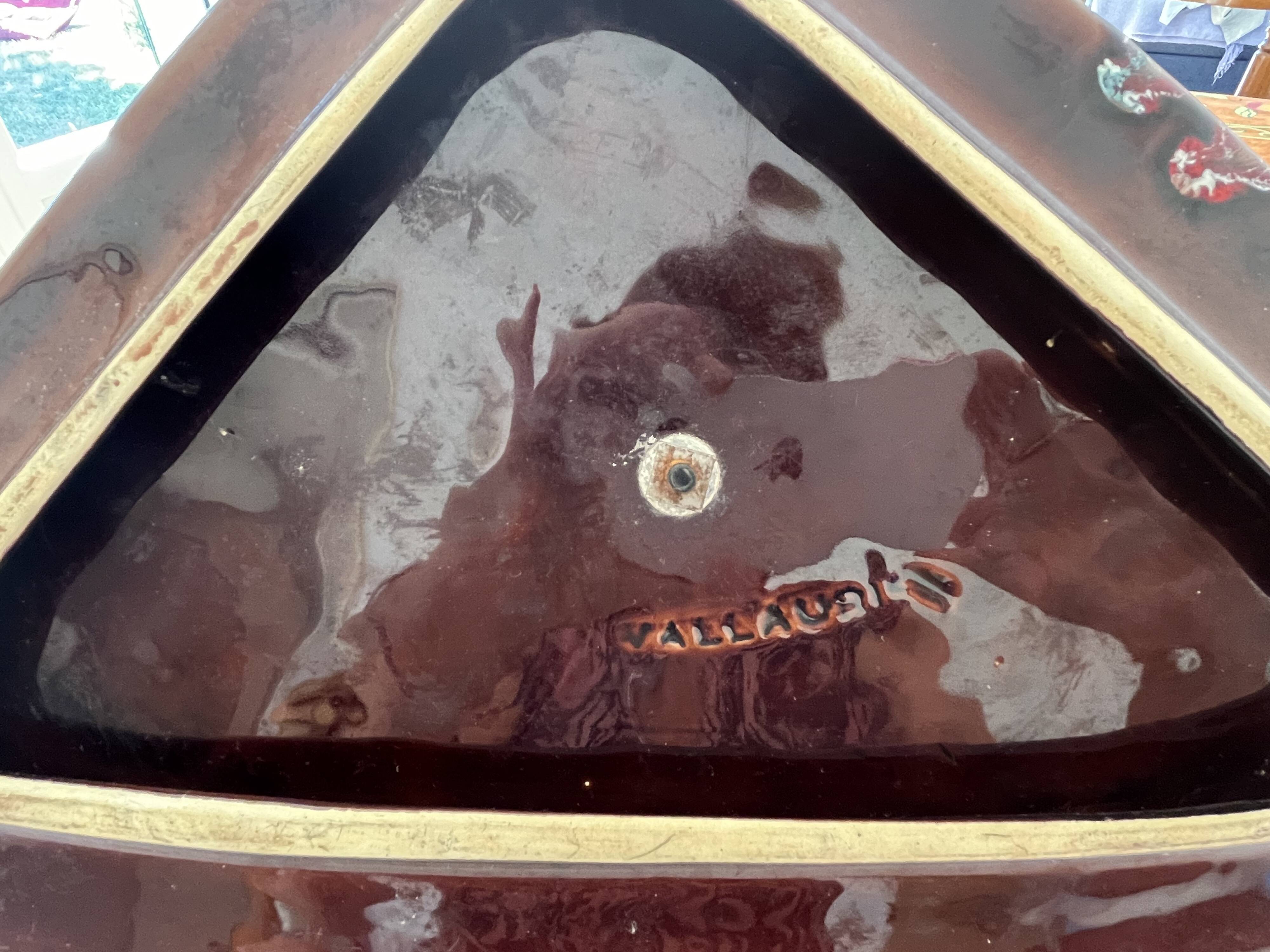 Valauris cheese board with butter dish and 2 knives (cheese and butter)