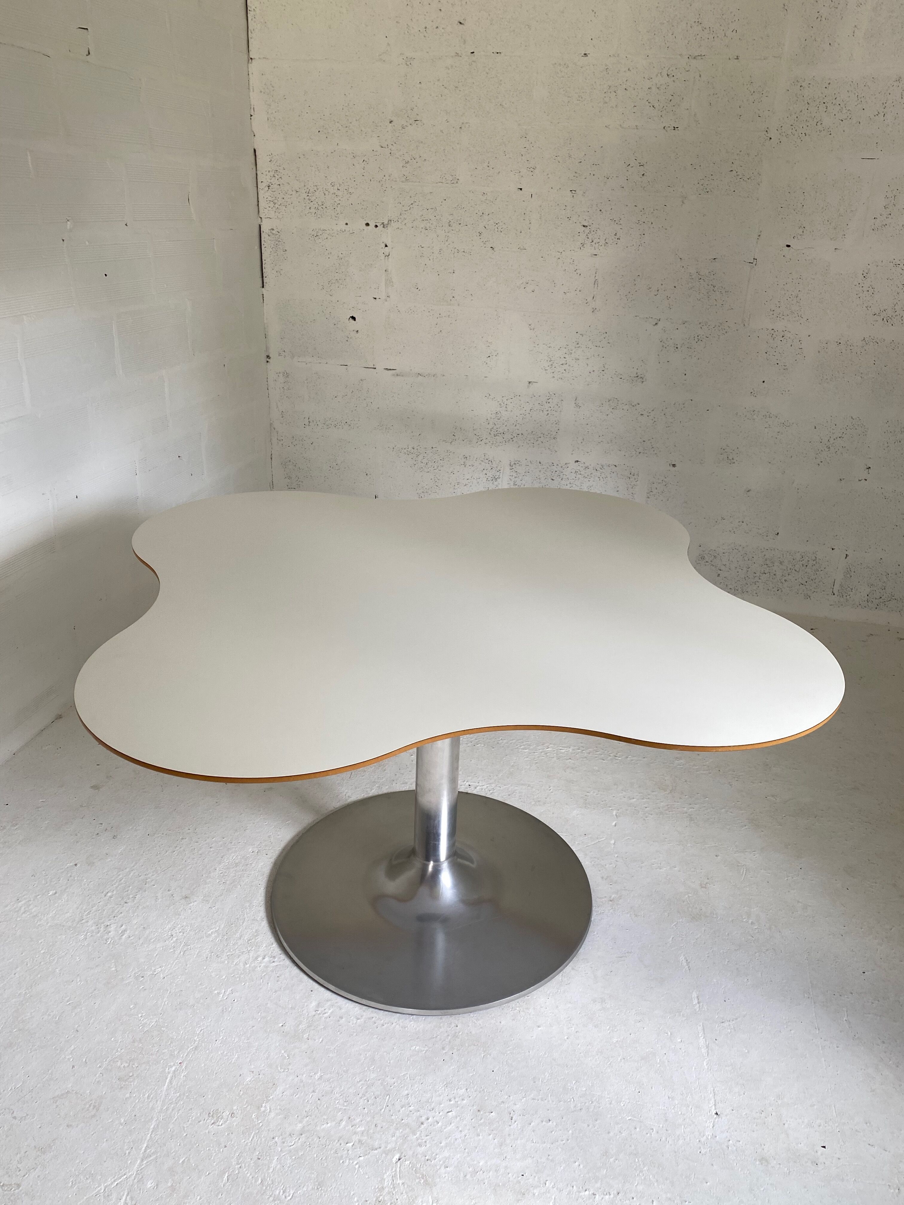 Vintage cloud table 1970