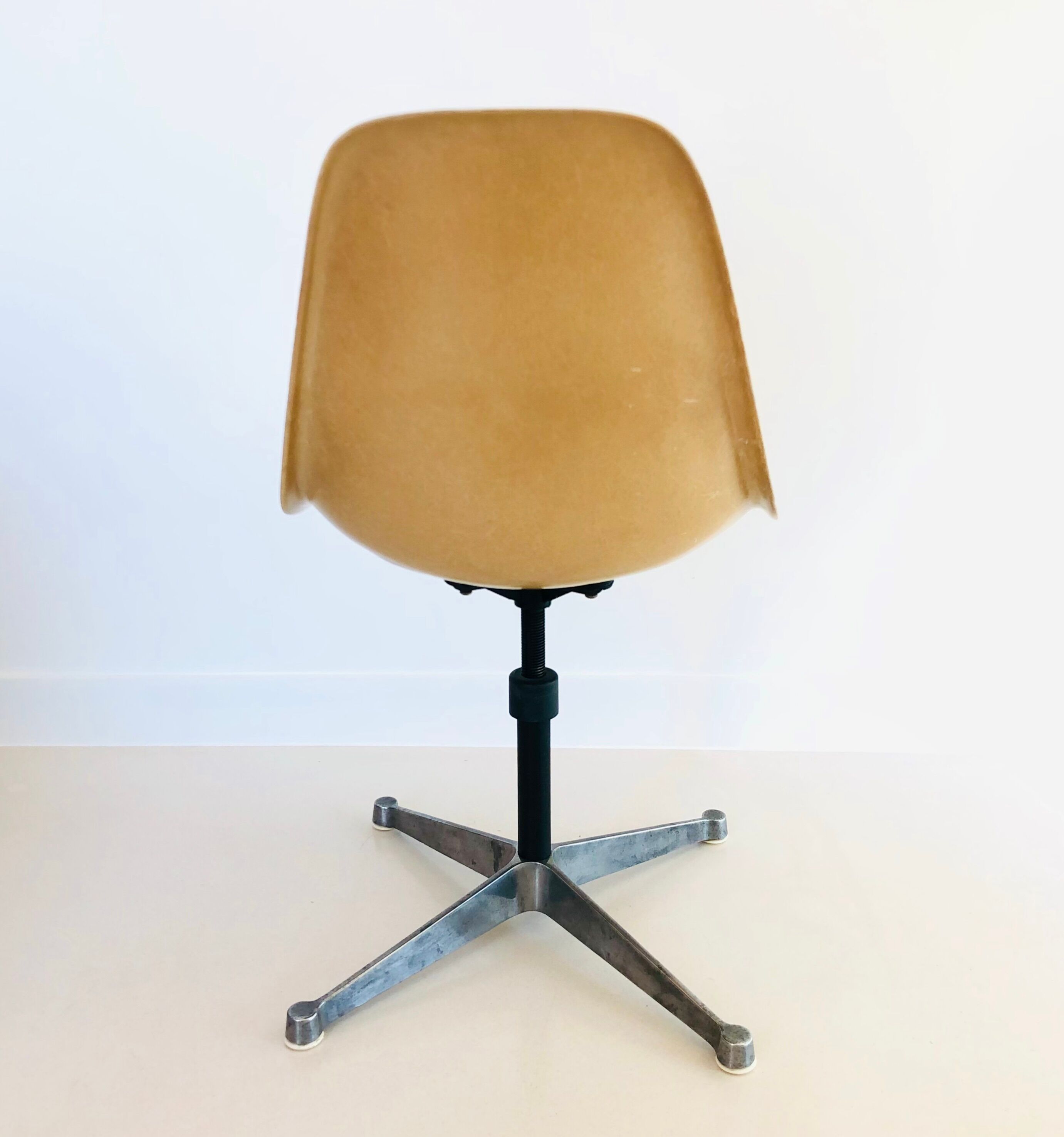 Eames office chairs for Herman Miller, 70s