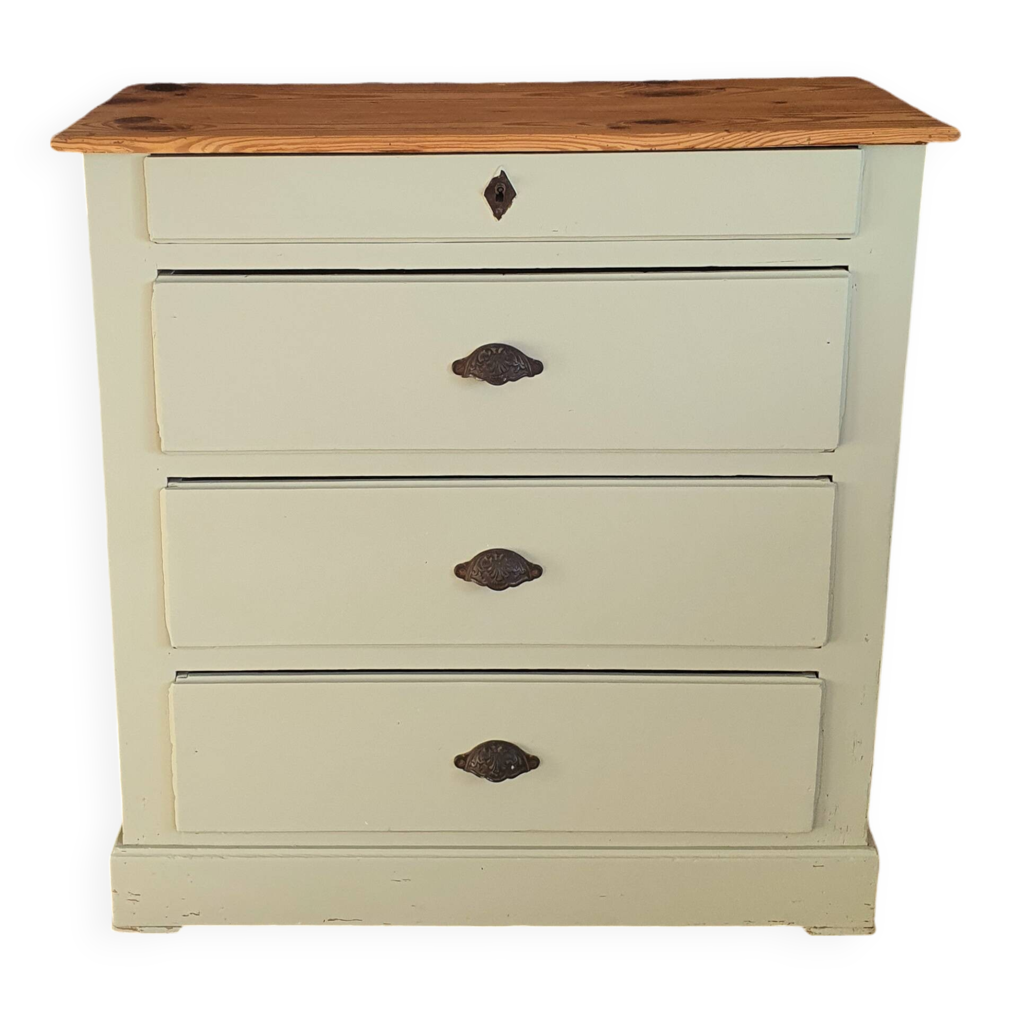 Wooden chest of drawers
