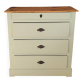 Wooden chest of drawers