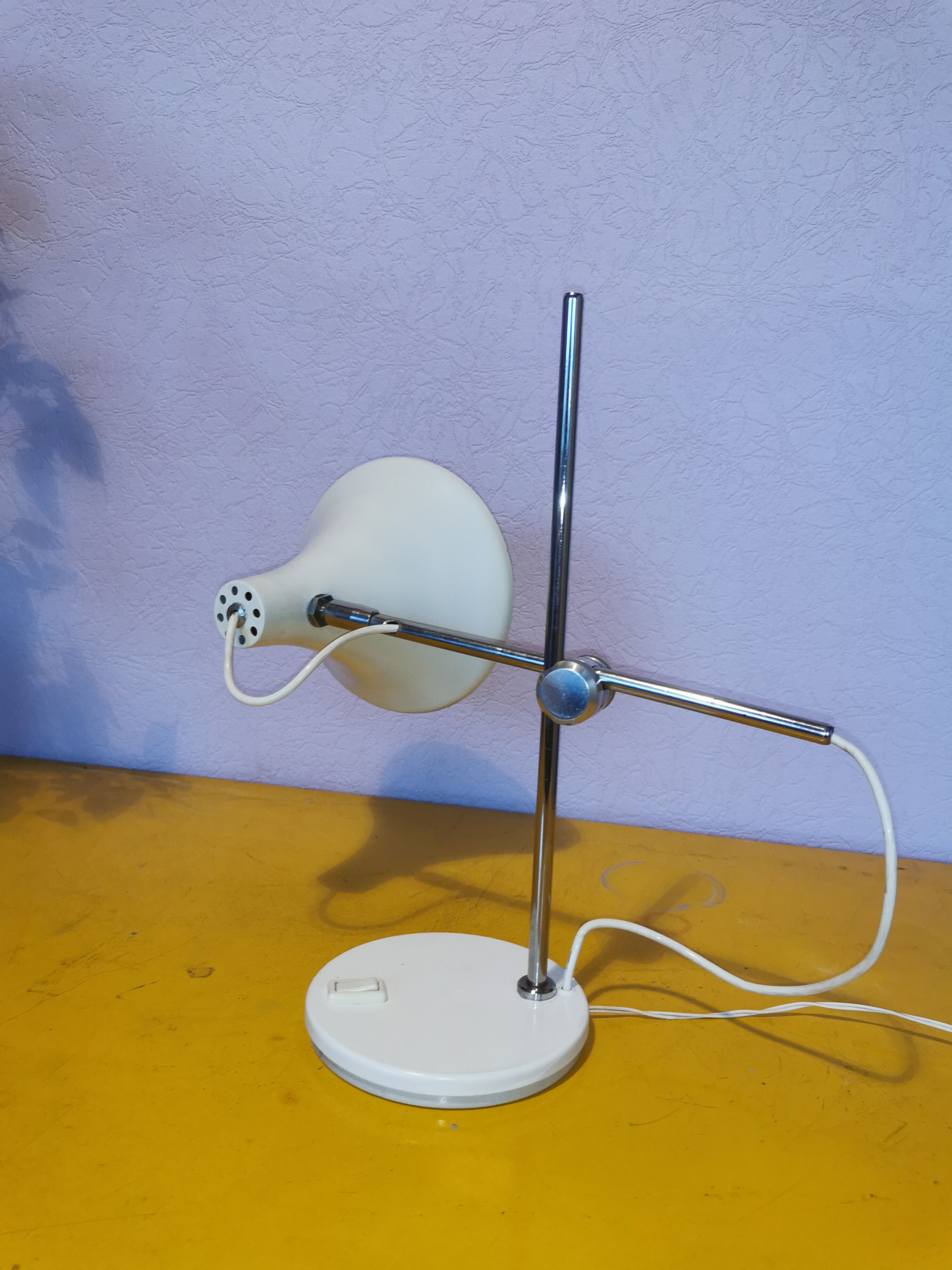 Articulated lamp in white lacquered steel and chrome, 1970.