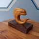 Paire de serre livres en bois sculpté