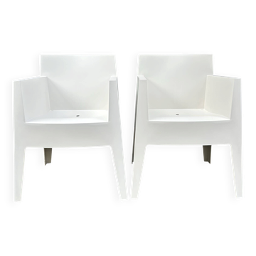 2 fauteuils Toy blancs design Starck