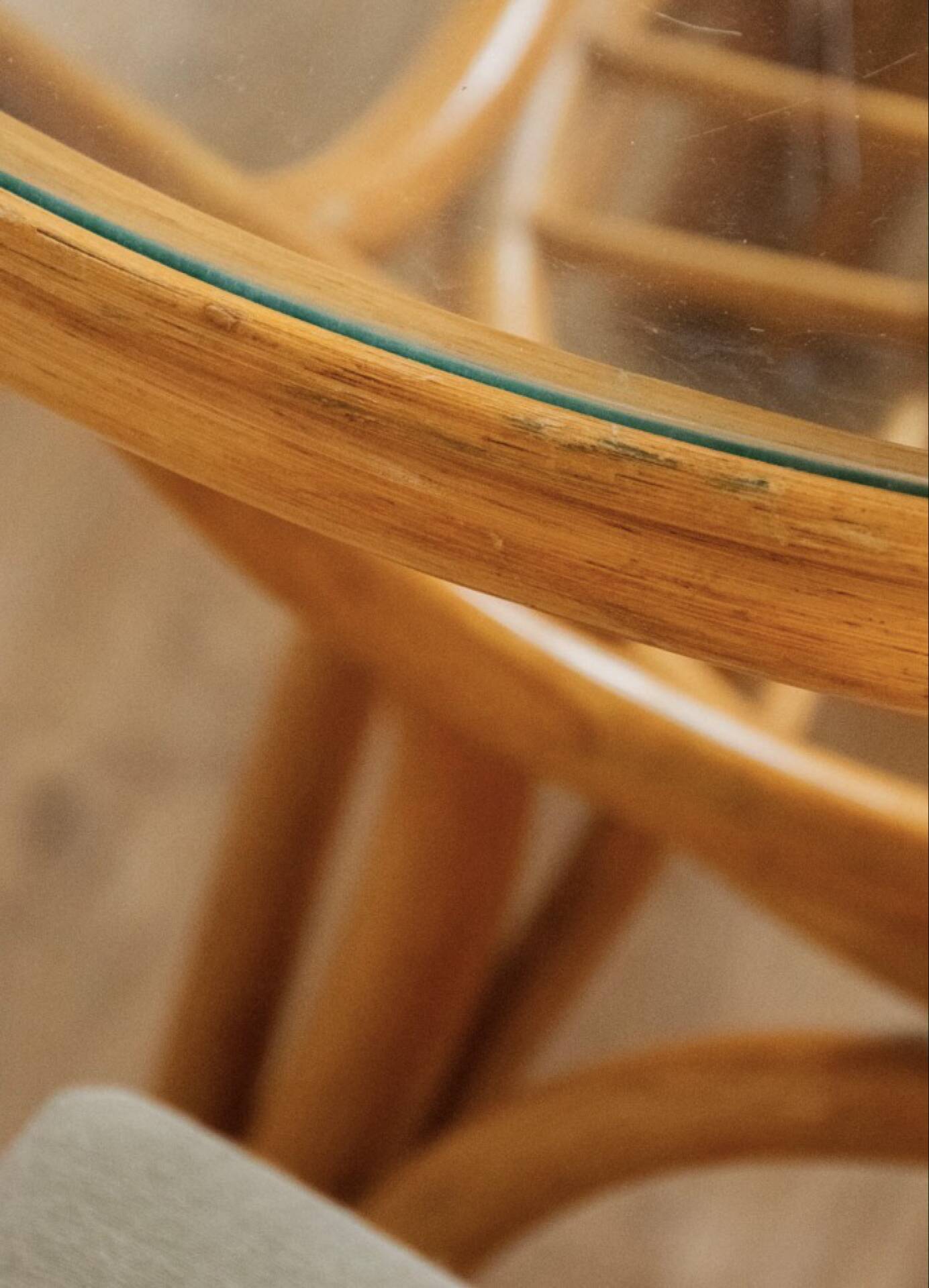 Table en bambou et rotin