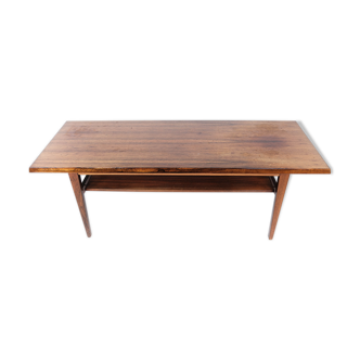 Table basse en palissandre avec étagère, années 1960