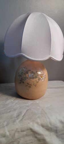 Lampe à poser céramique décor floral signé abat jour dôme rose, vintage