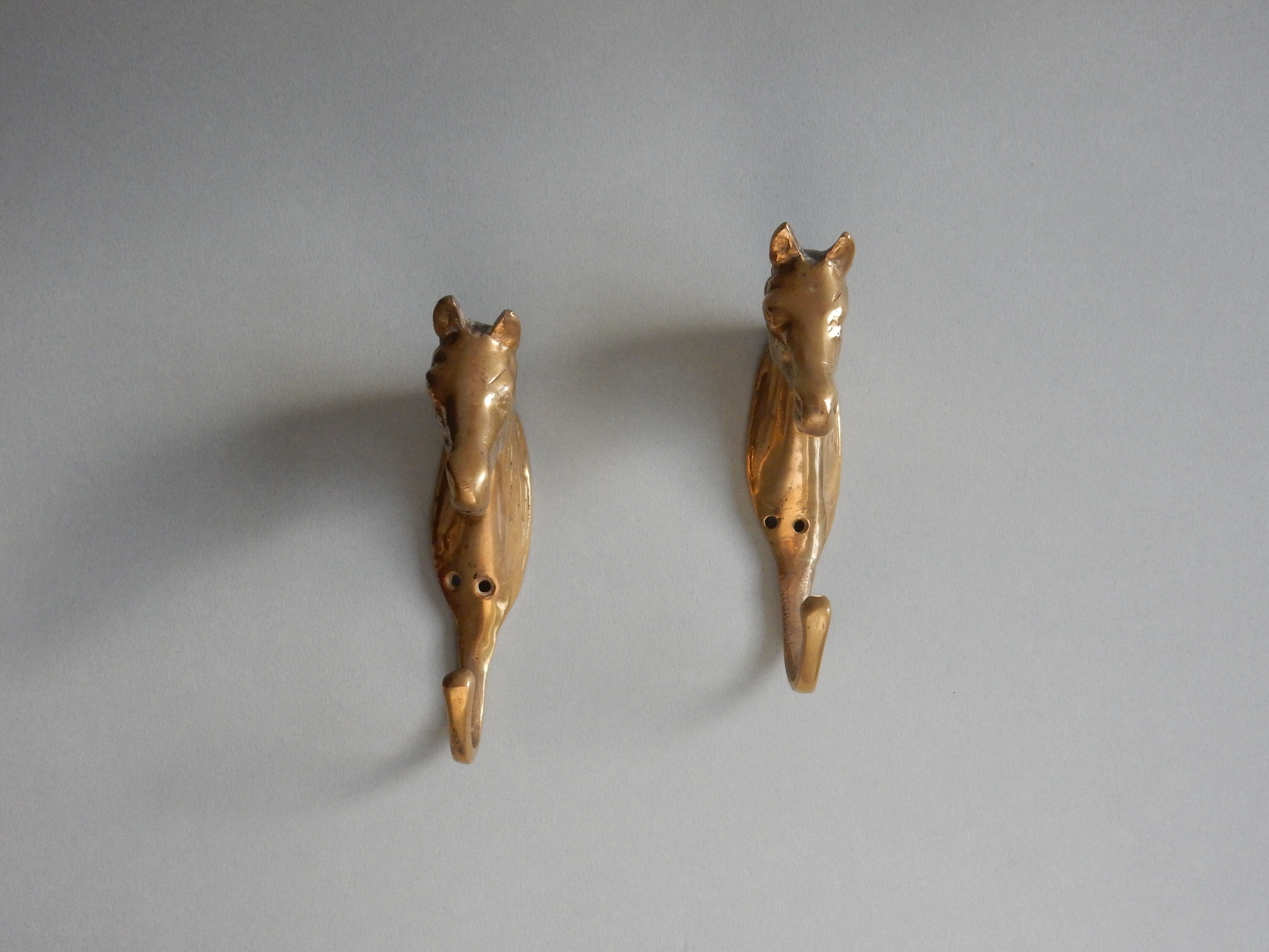 Set of 2 brass horse patères / Vintage coat hanger