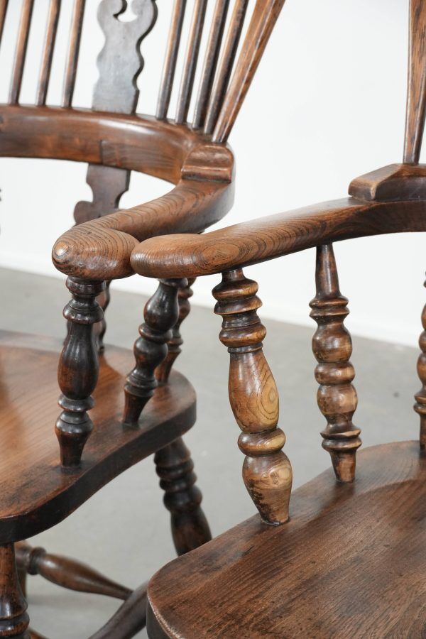 Set of two antique English highback Windsor chairs from the 18th century