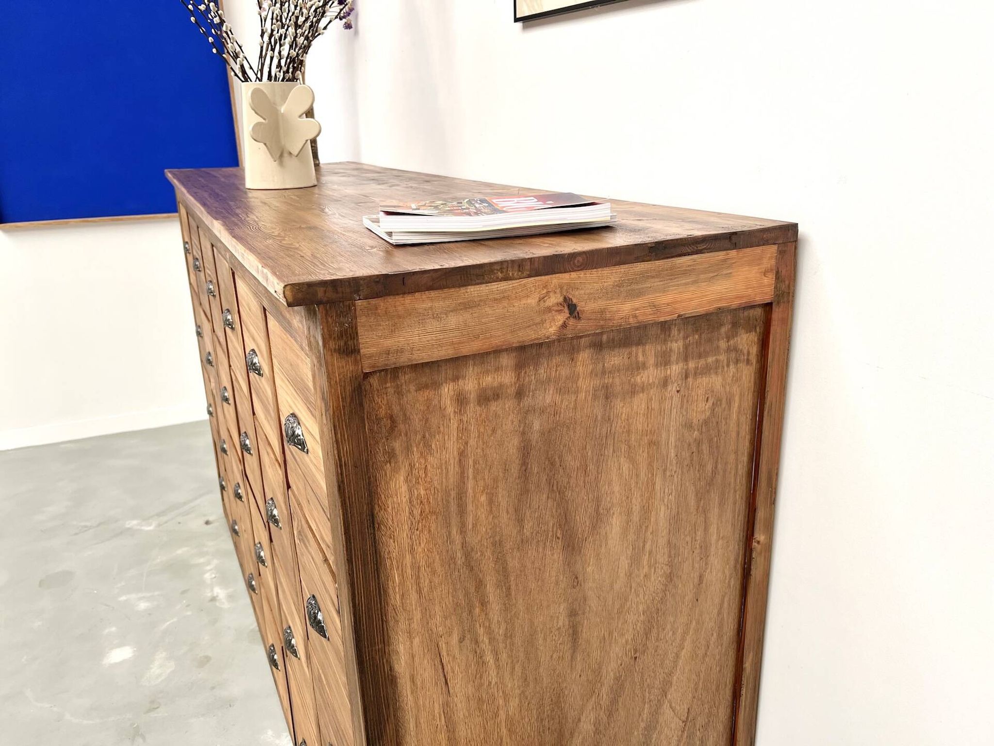 Craftsman's cabinet with 24 drawers in solid pine, 1950s.