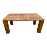 Grande table à manger rectangulaire