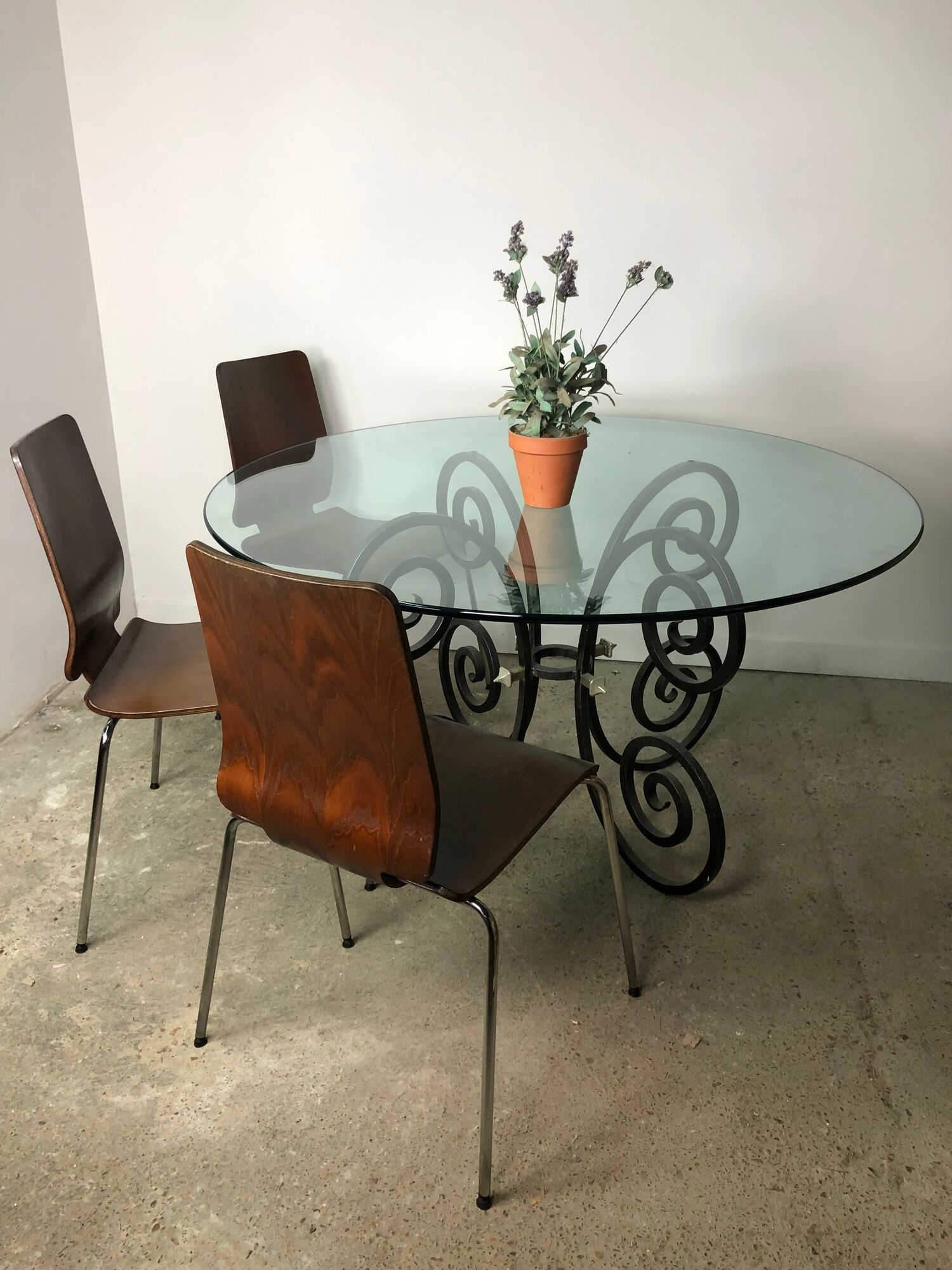 Vintage Scandinavian chairs (series of 4) in thermoformed wood 1970