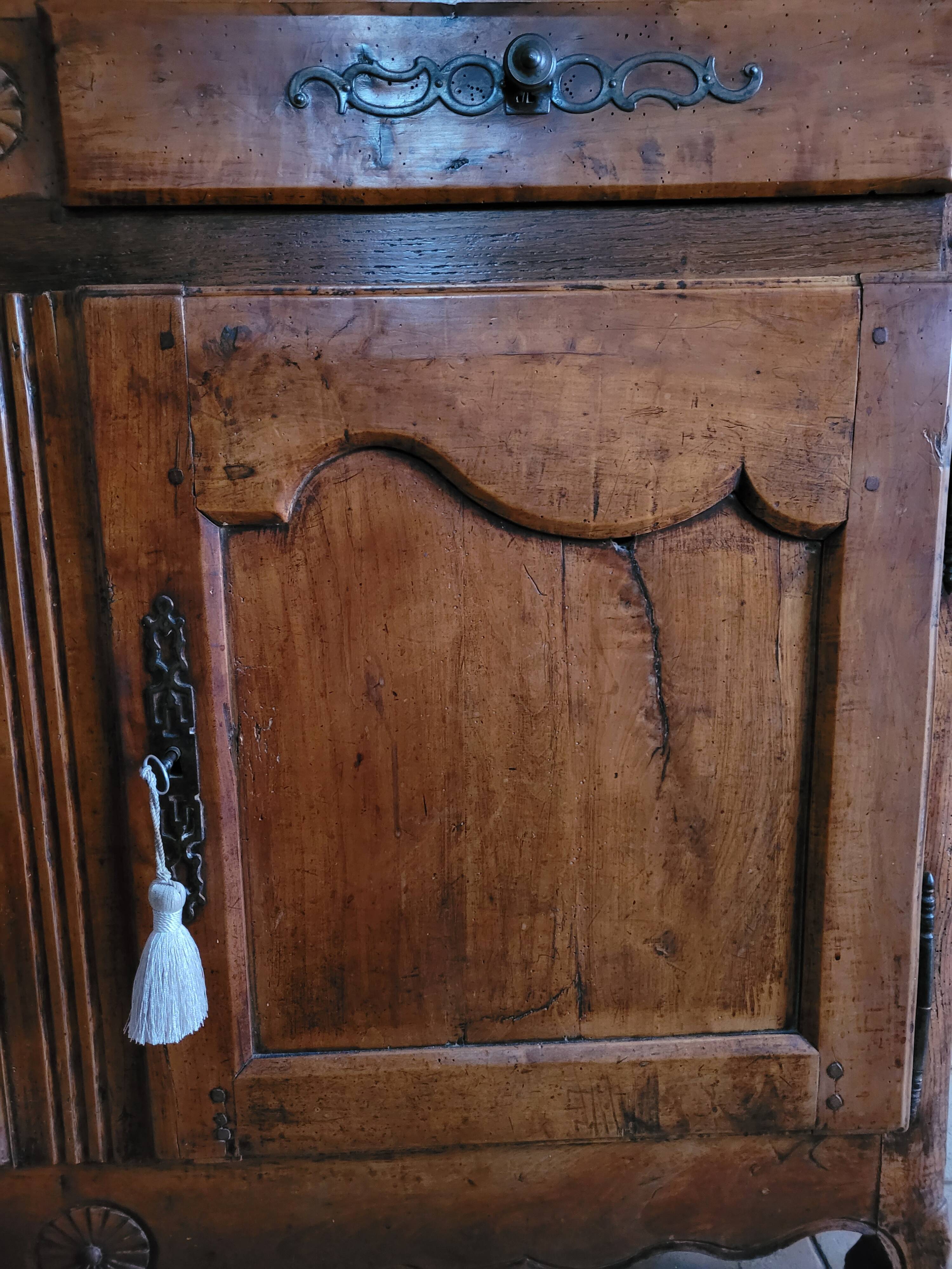 Rustic buffet in Louis XV style