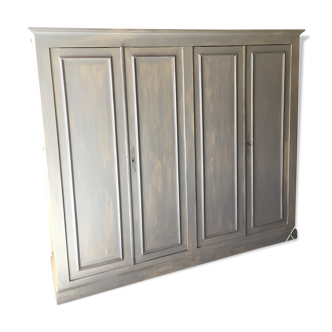 Old closet 4 doors
