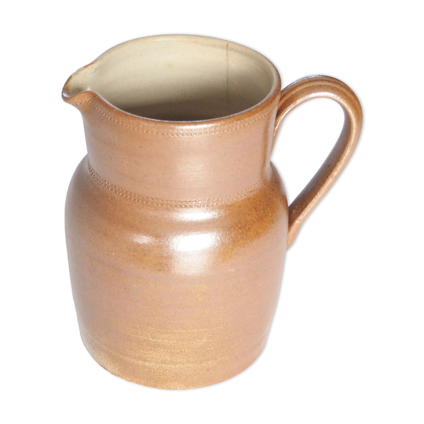 Bonny sandstone pitcher