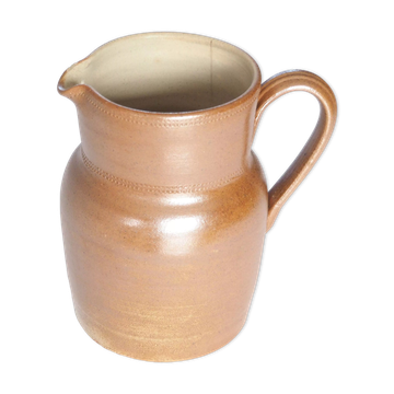 Bonny sandstone pitcher
