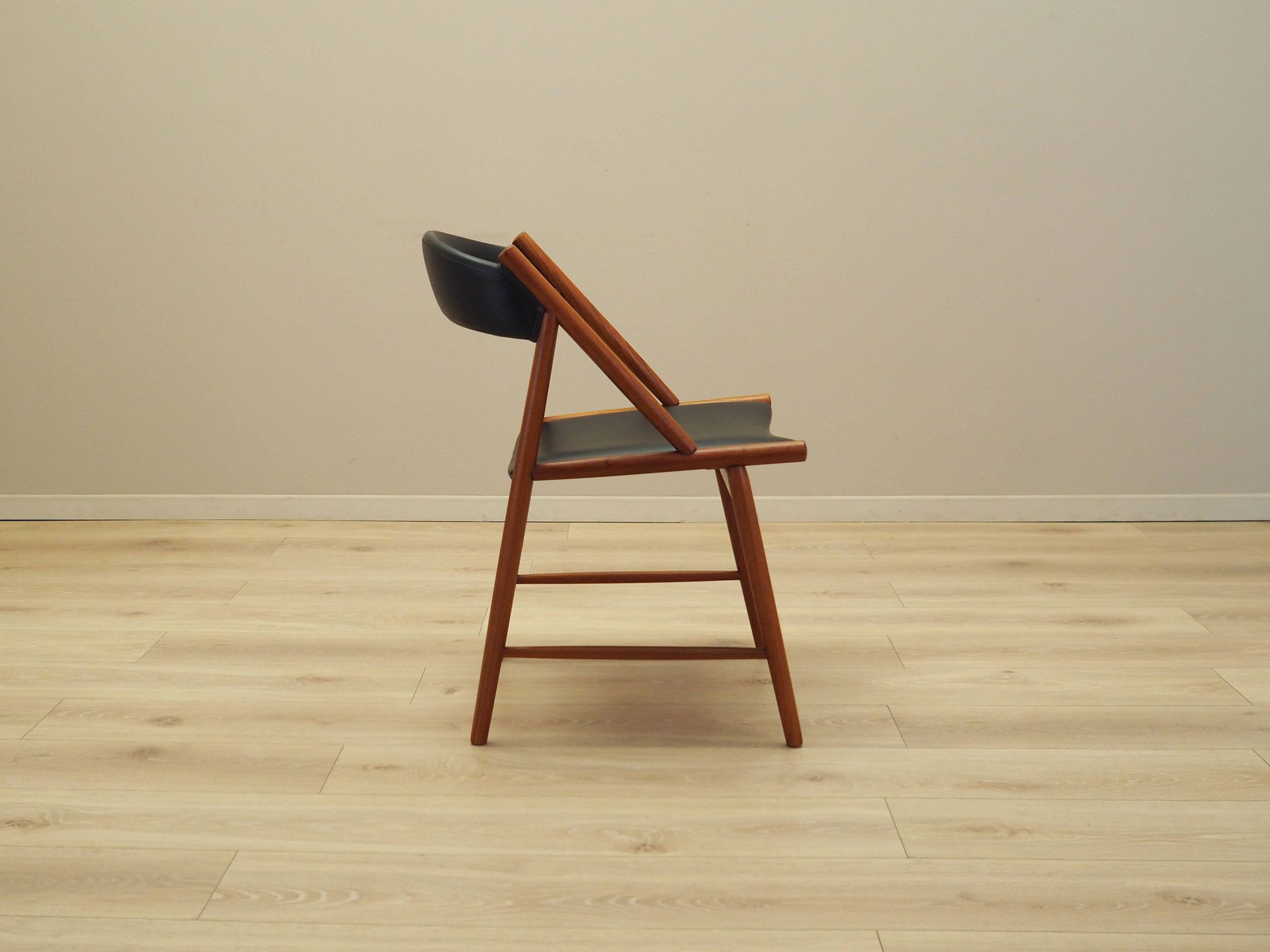 Chaise en teck, design danois, années 1970, production : Danemark