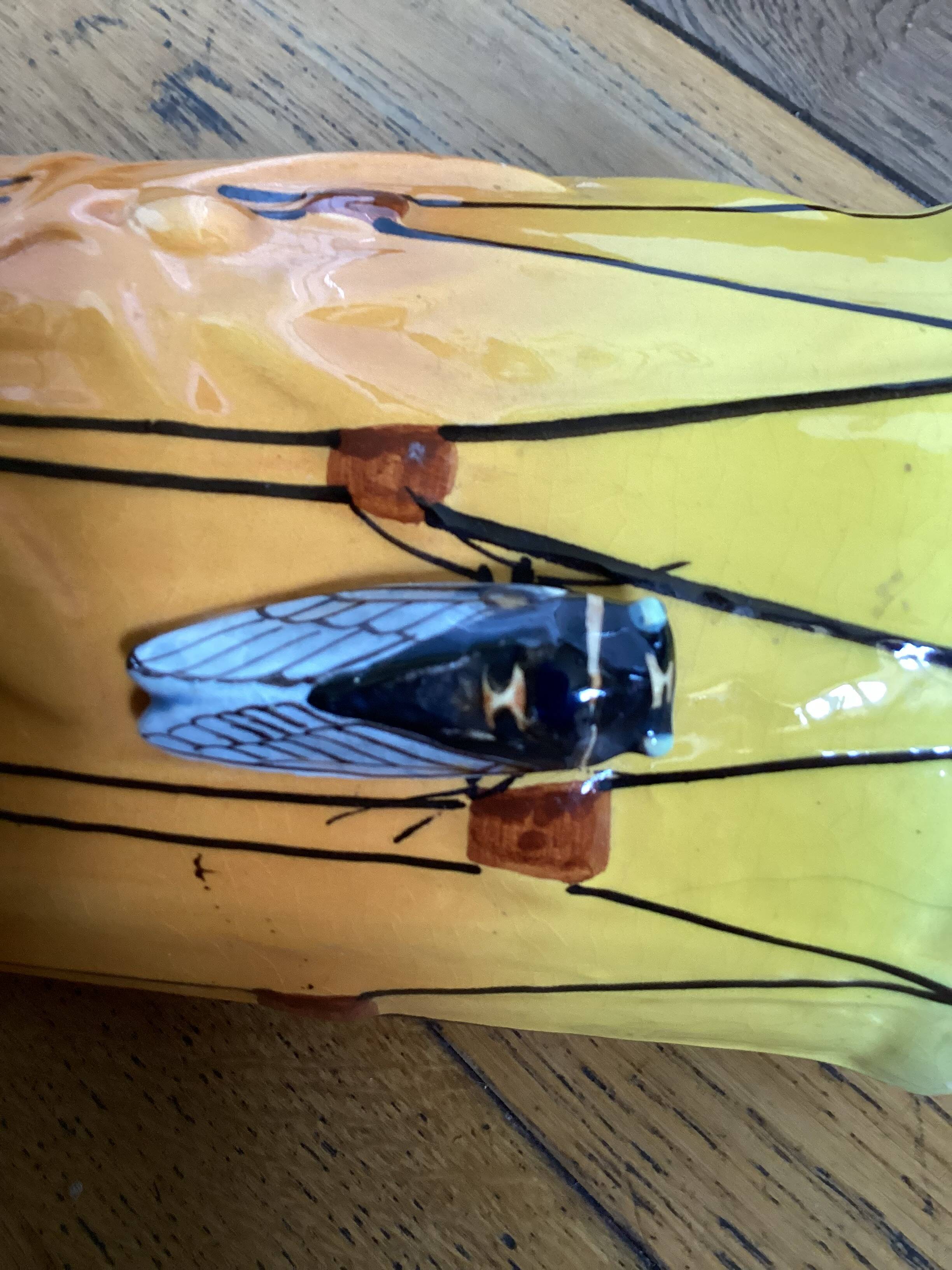 Vase Vallauris signed with cicada dimensions: height - 21.5 cm - diameter - 12 cm.