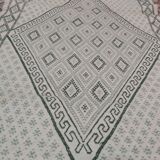 Tapis traditionnel blanc et vert fait main en pure laine