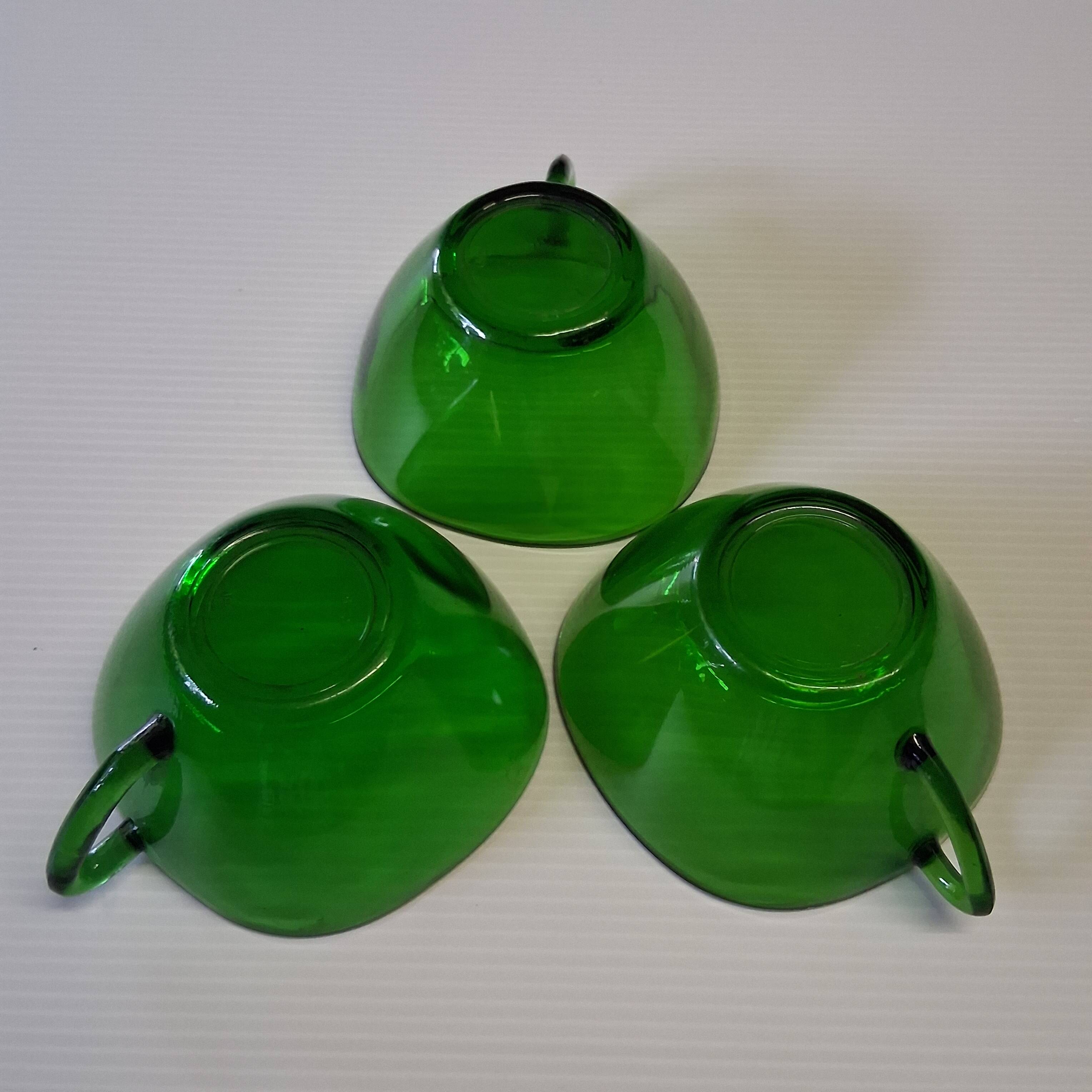 Set of 3 green glass cups from Vereco in very good condition.