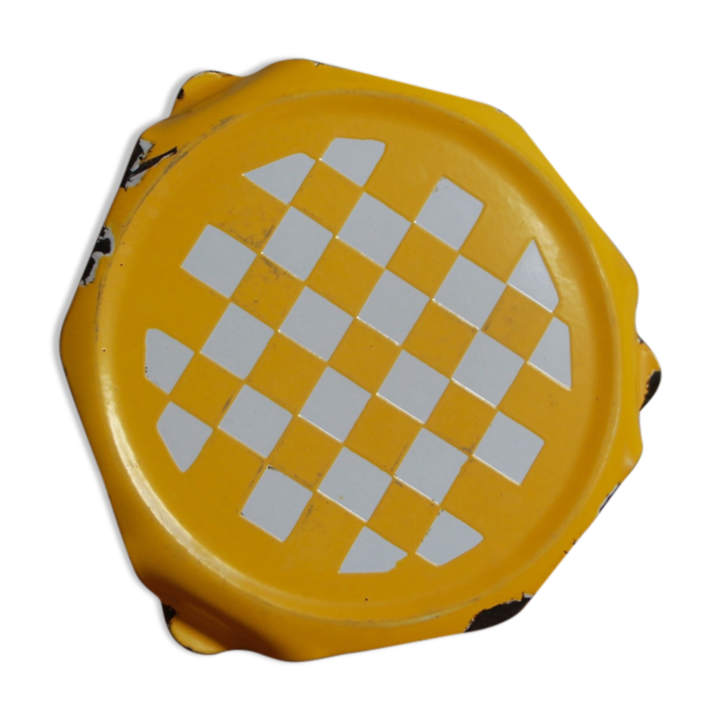 Enamelled metal underside